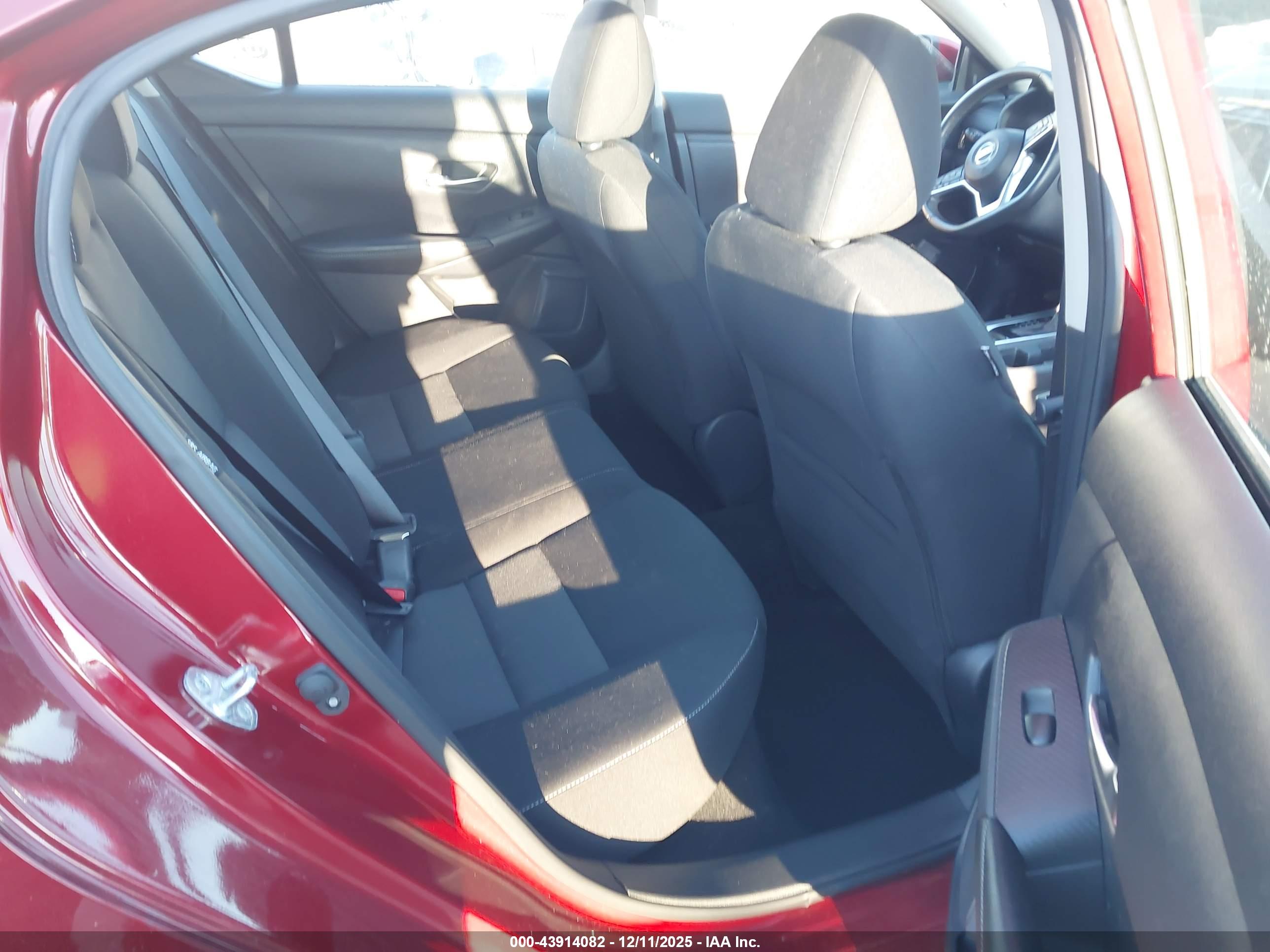 NISSAN SENTRA image 8