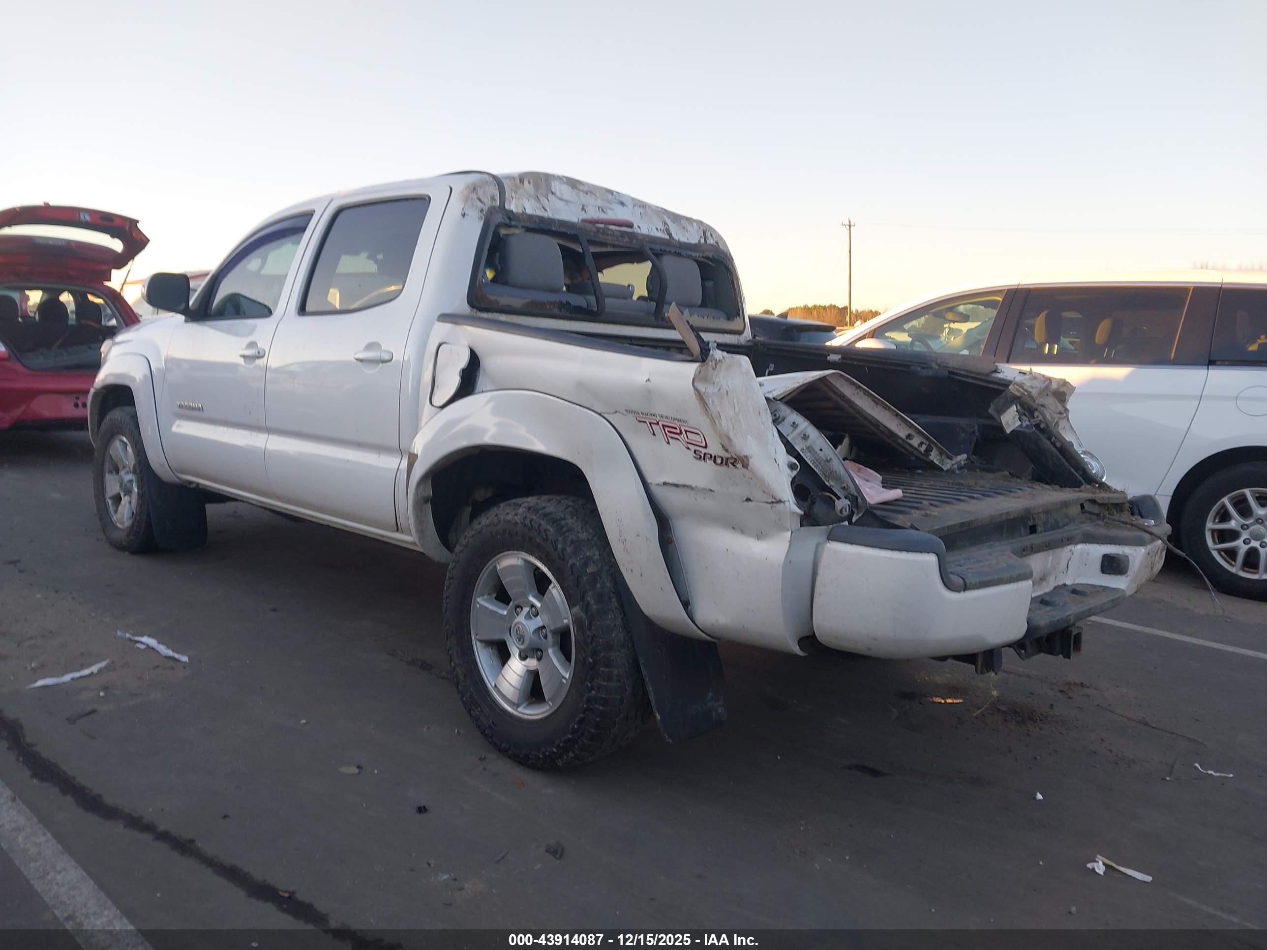 TOYOTA TACOMA image 3