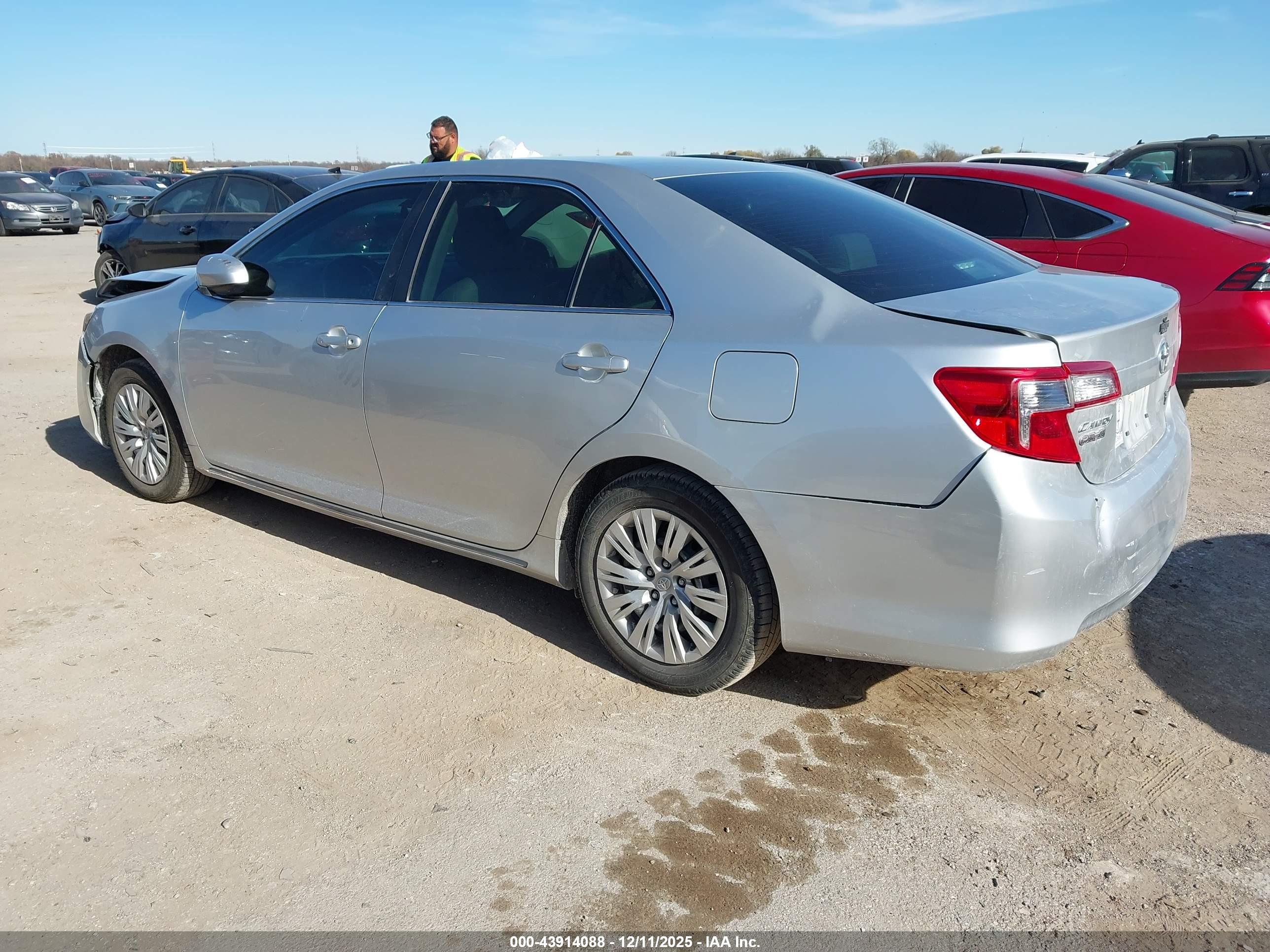 TOYOTA CAMRY image 3