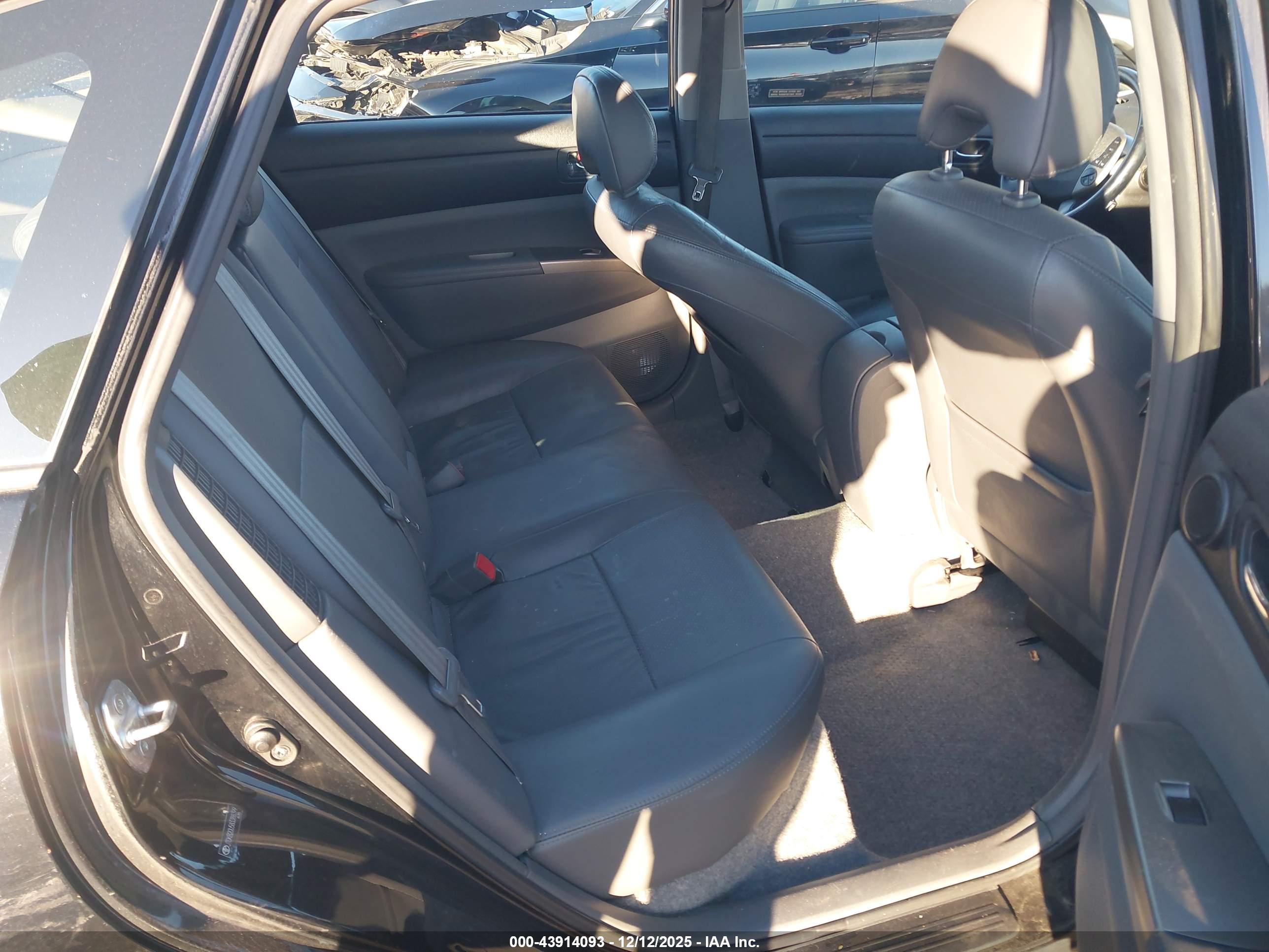 TOYOTA PRIUS image 8