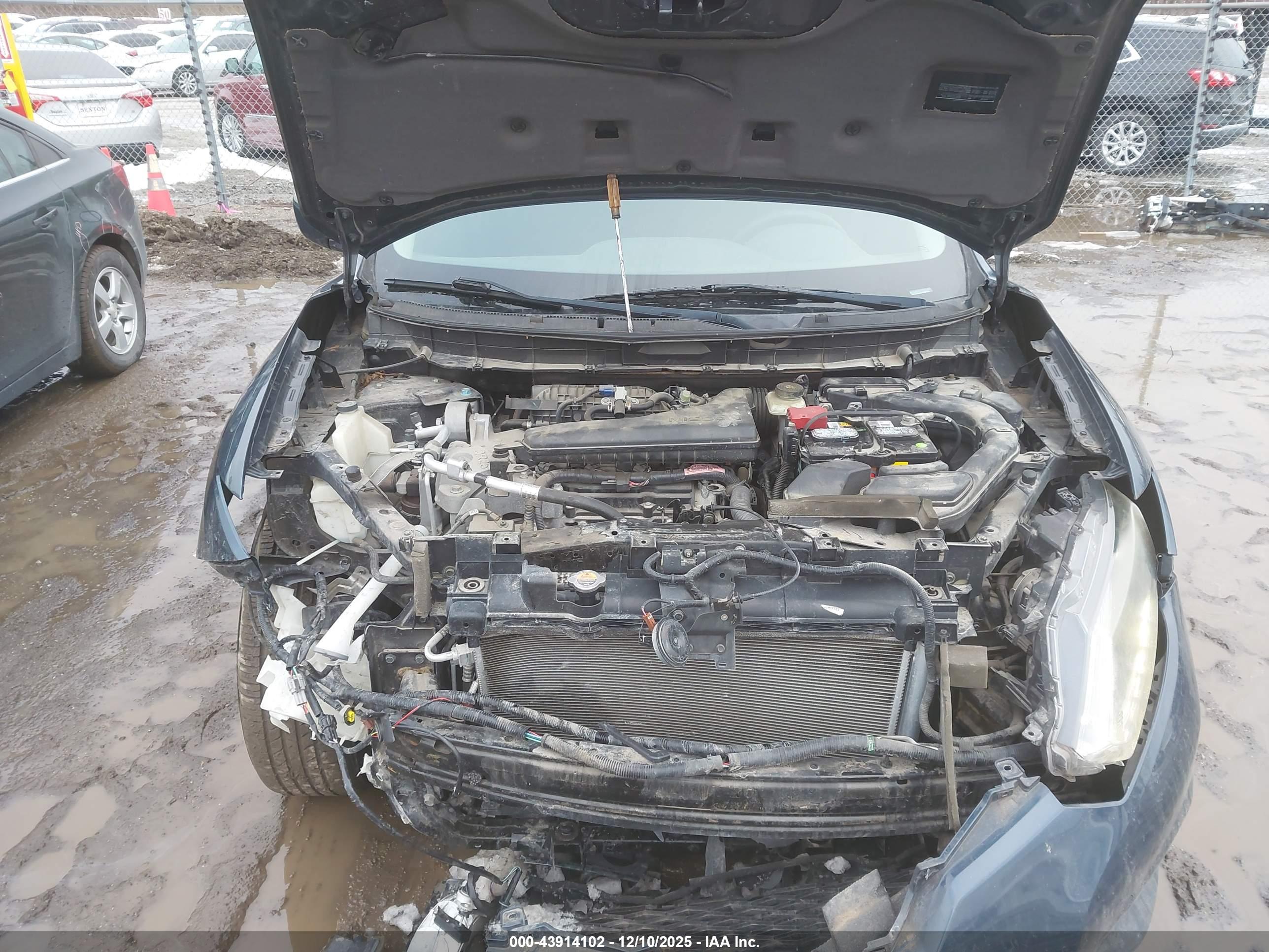 NISSAN ROGUE image 10
