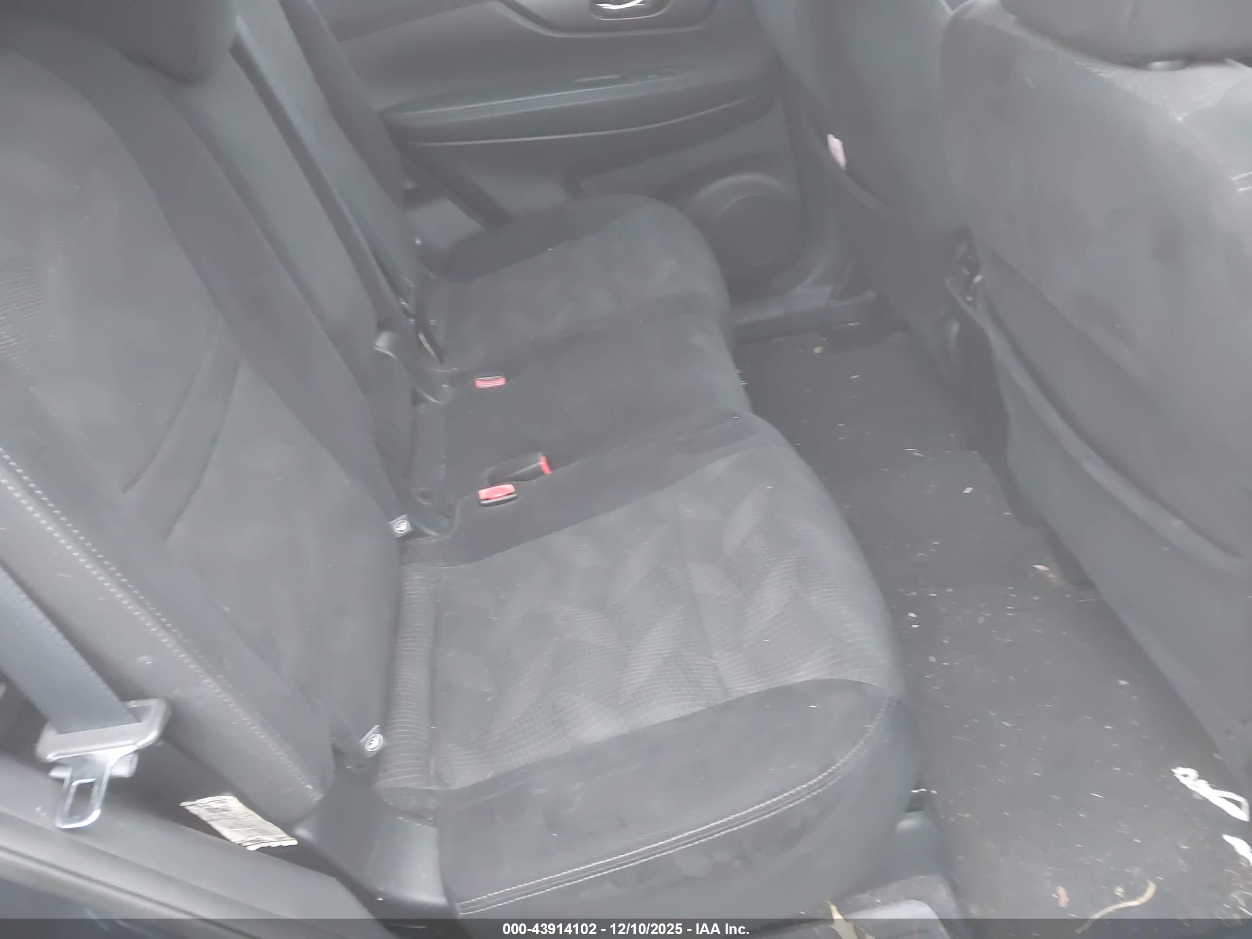 NISSAN ROGUE image 8