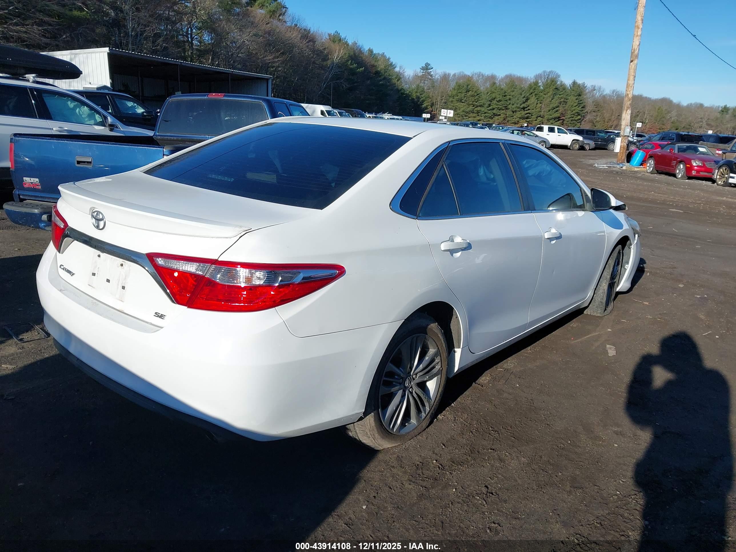 TOYOTA CAMRY image 4