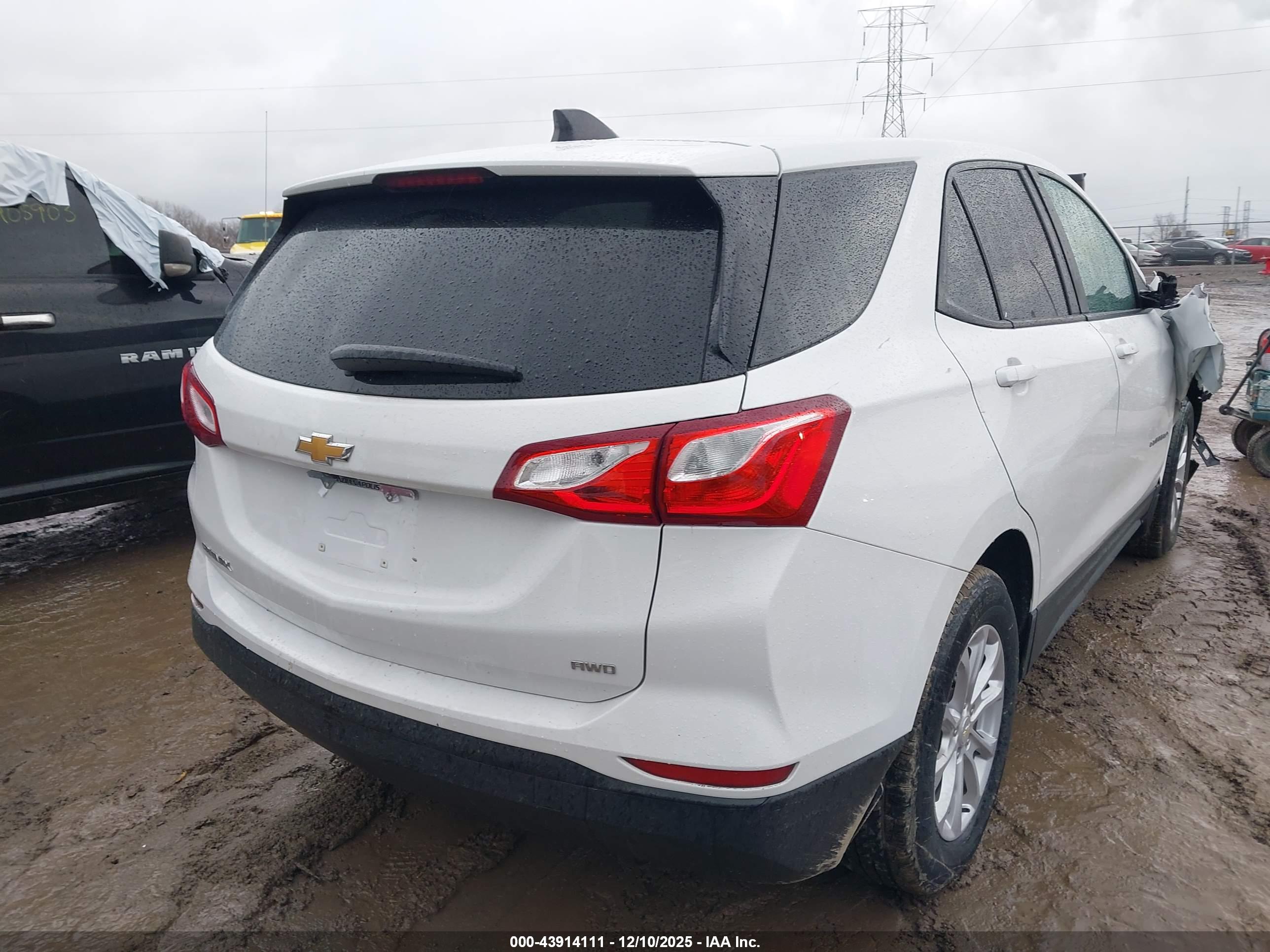 CHEVROLET EQUINOX image 4