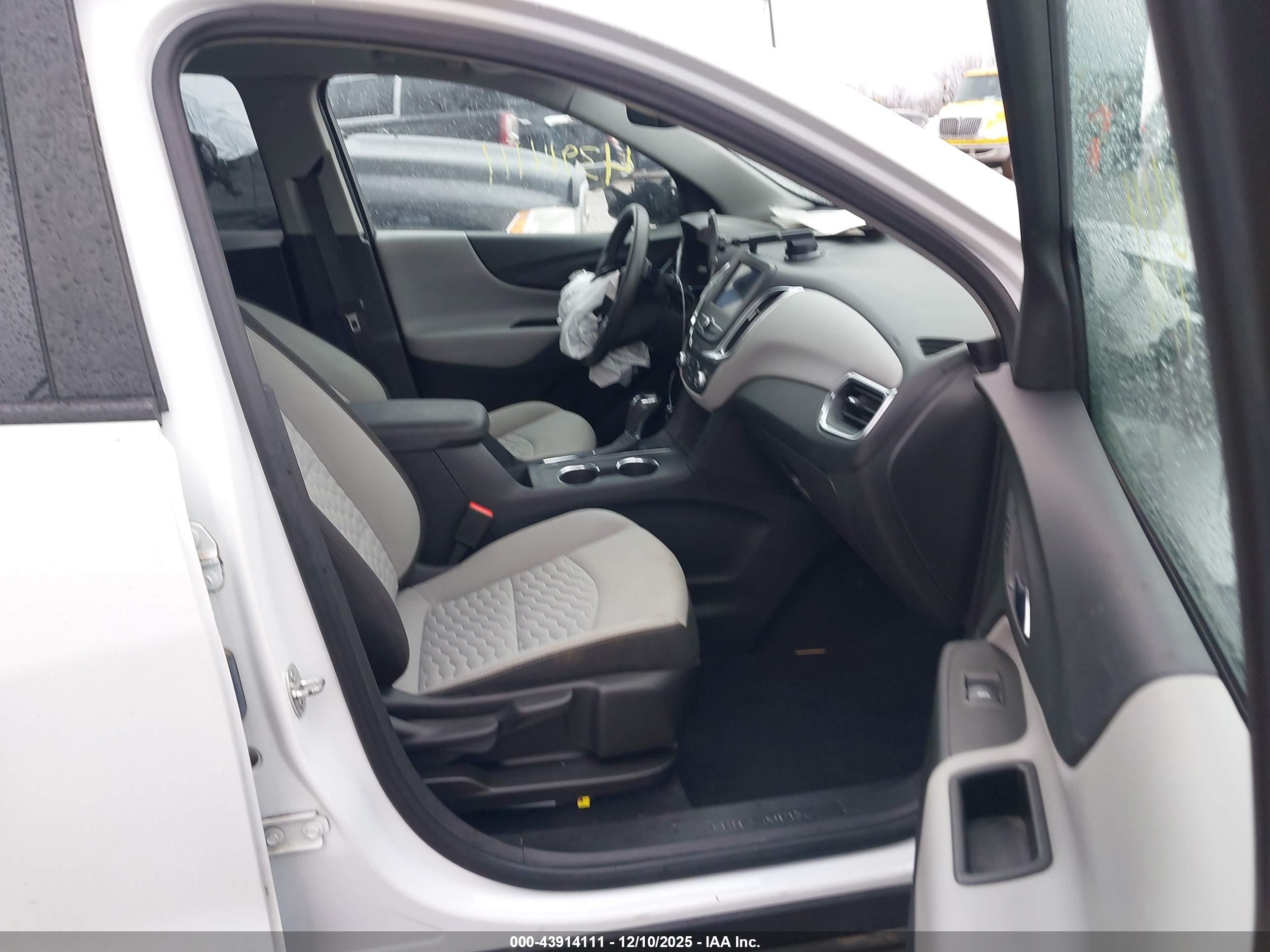 CHEVROLET EQUINOX image 5