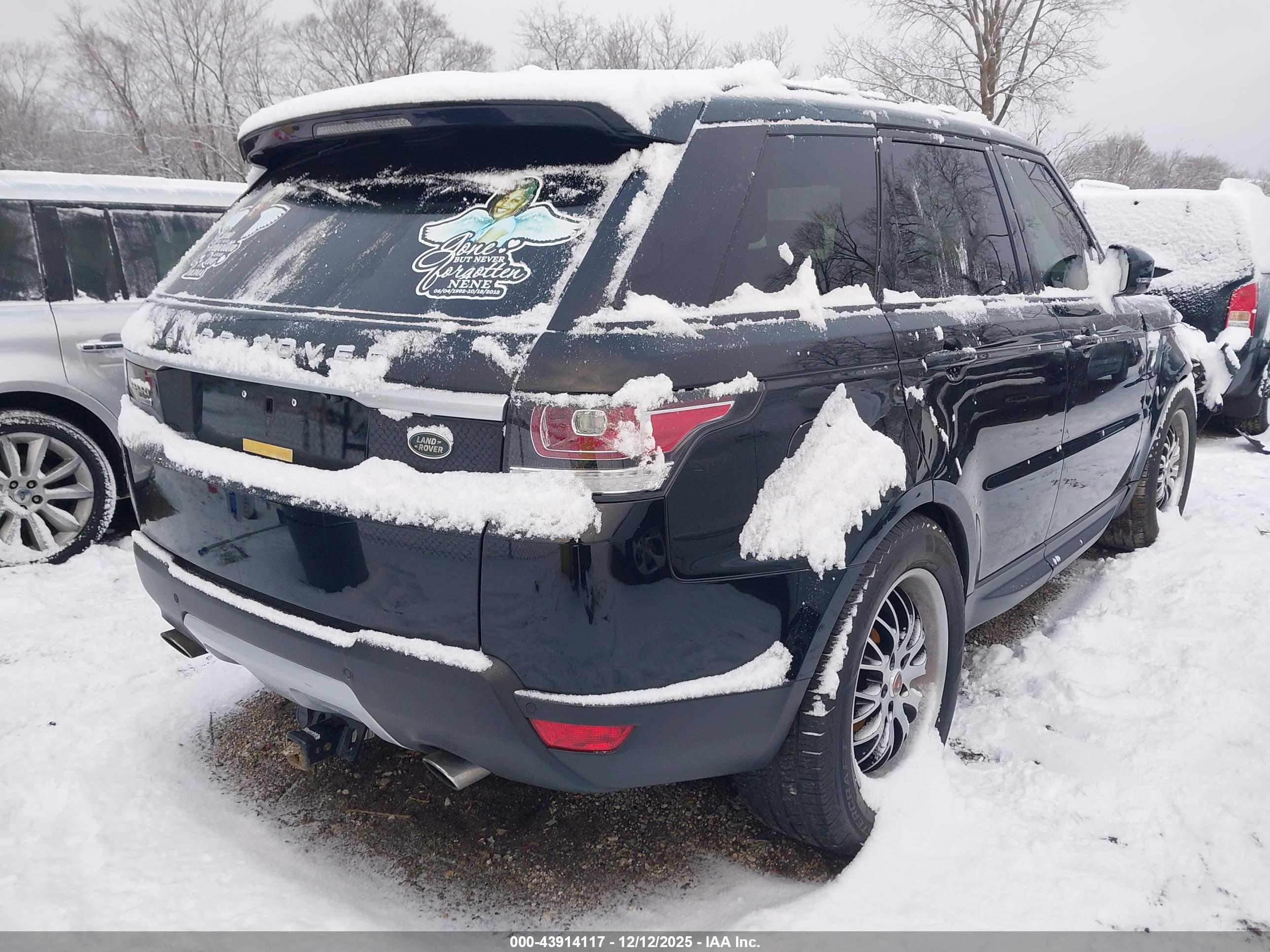 LAND ROVER image 4