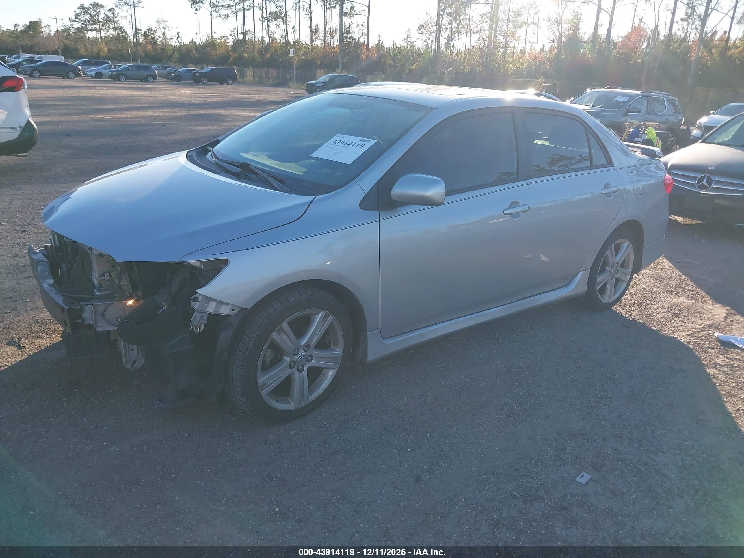 TOYOTA COROLLA image 2
