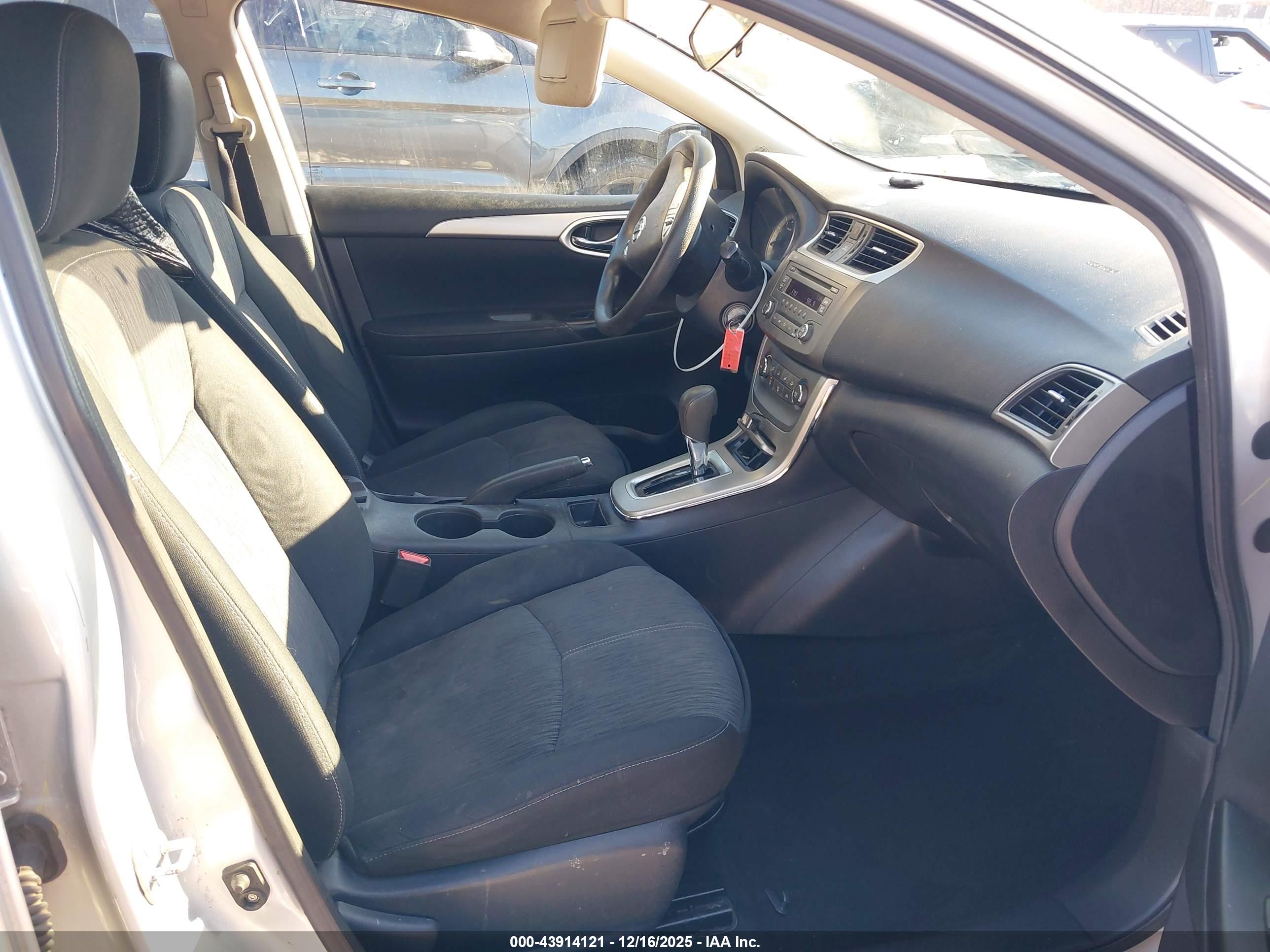 NISSAN SENTRA image 5