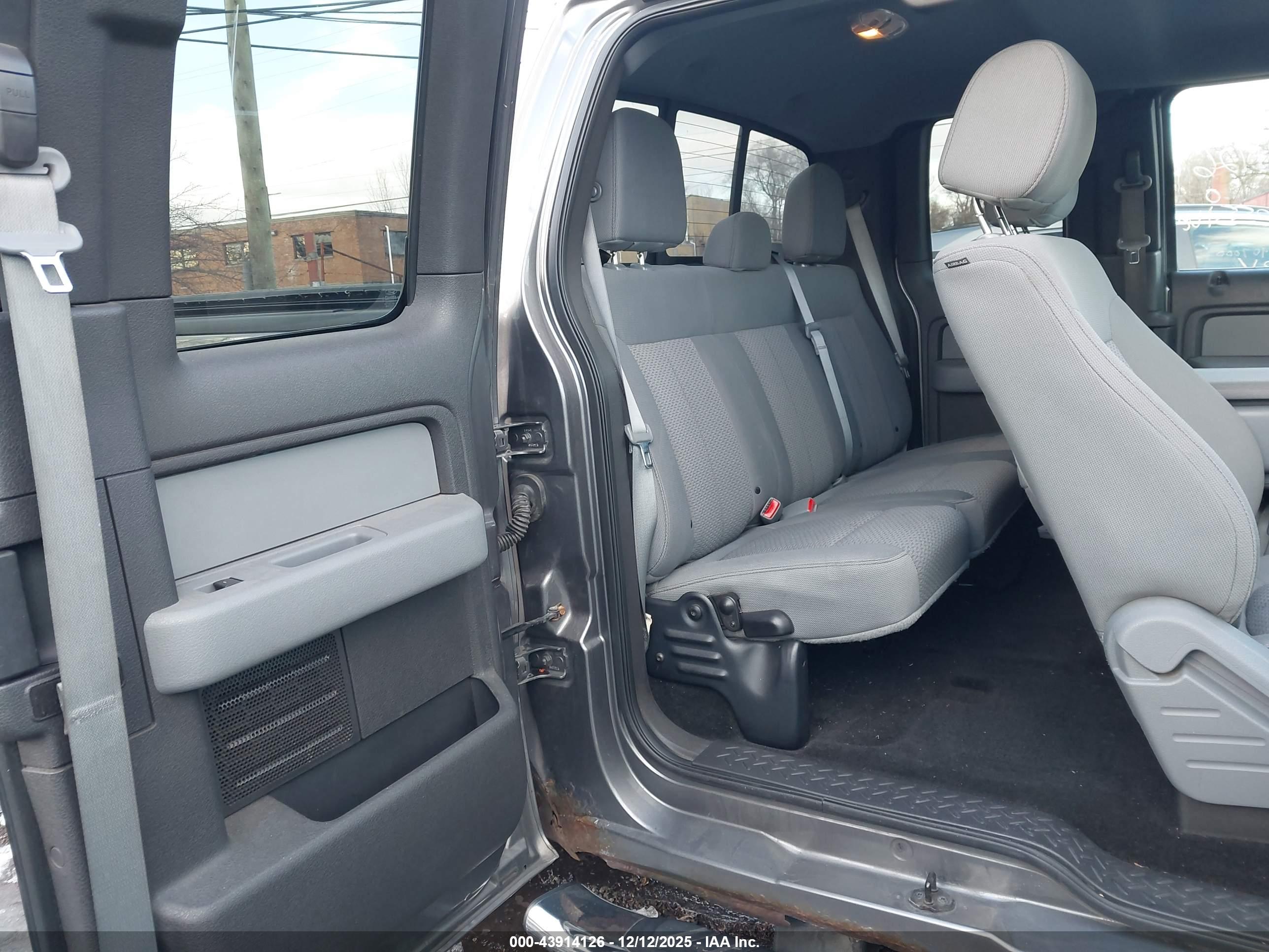 FORD F-150 image 8