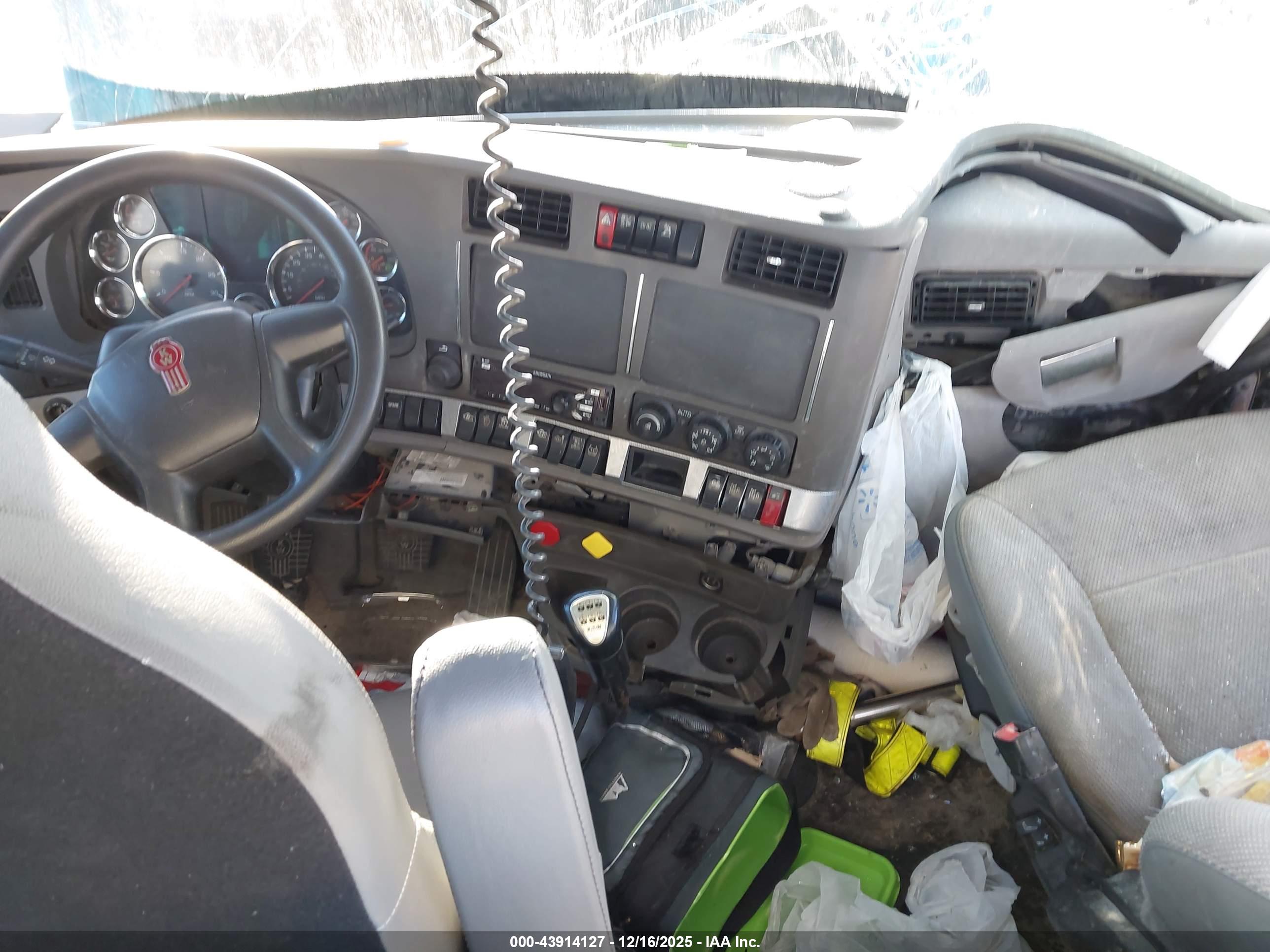 KENWORTH T880 image 5
