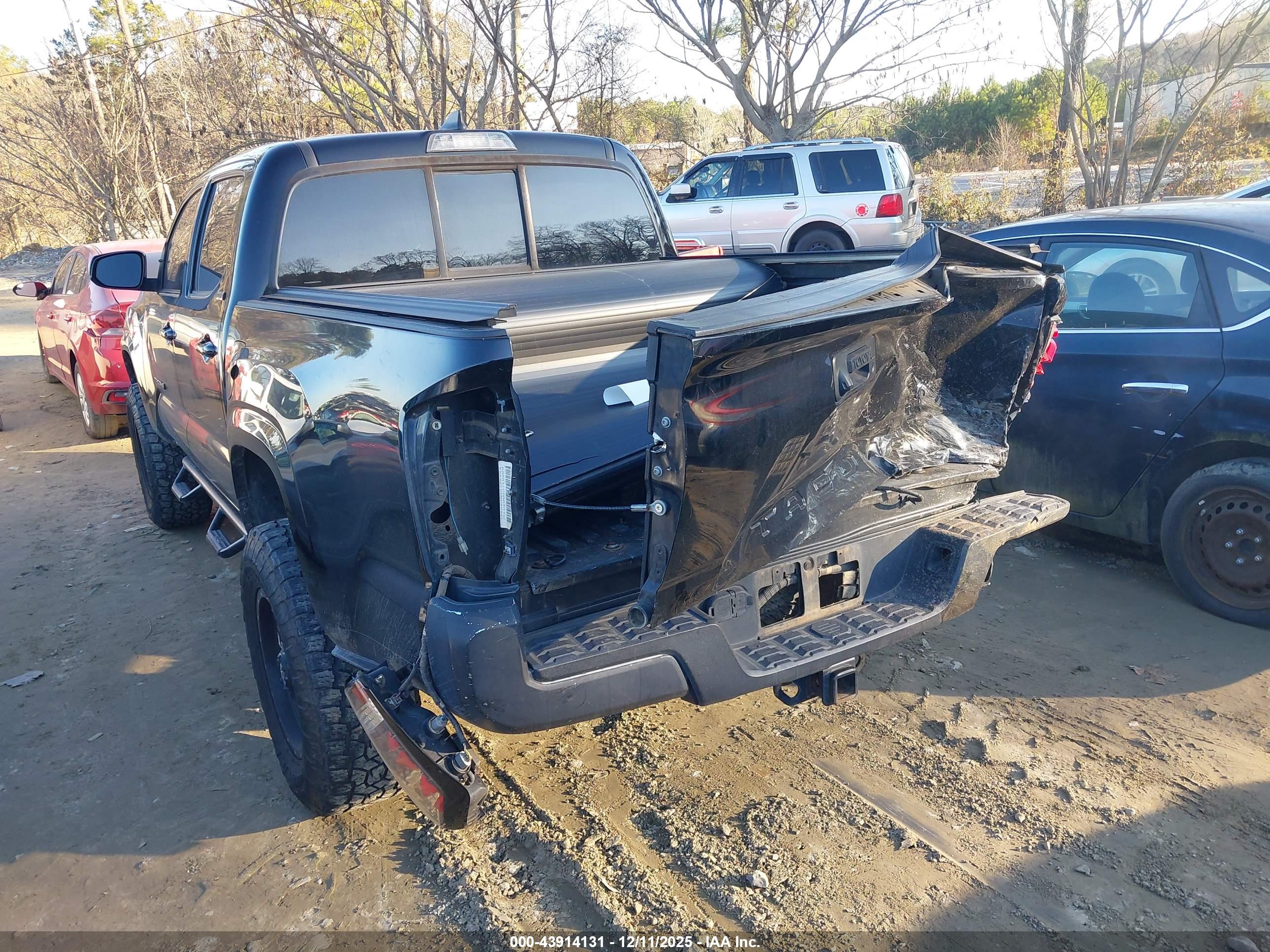 TOYOTA TACOMA image 3