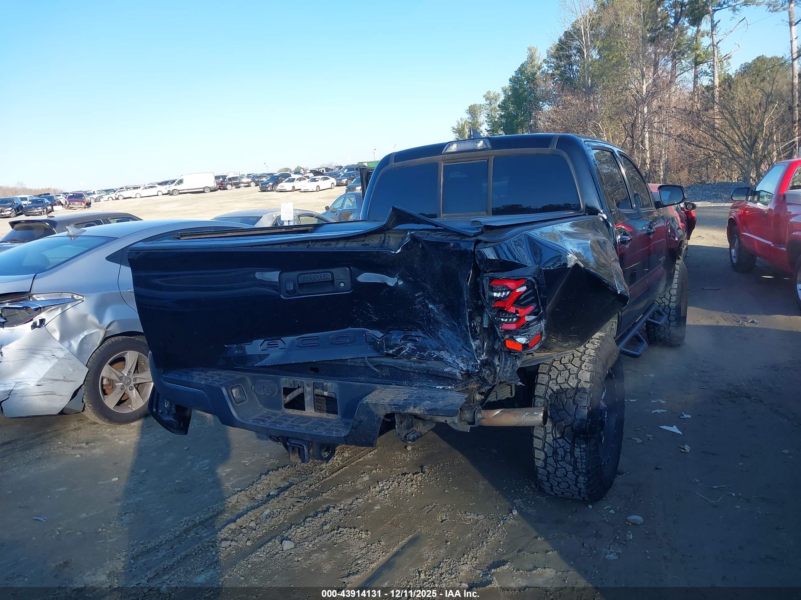 TOYOTA TACOMA image 6