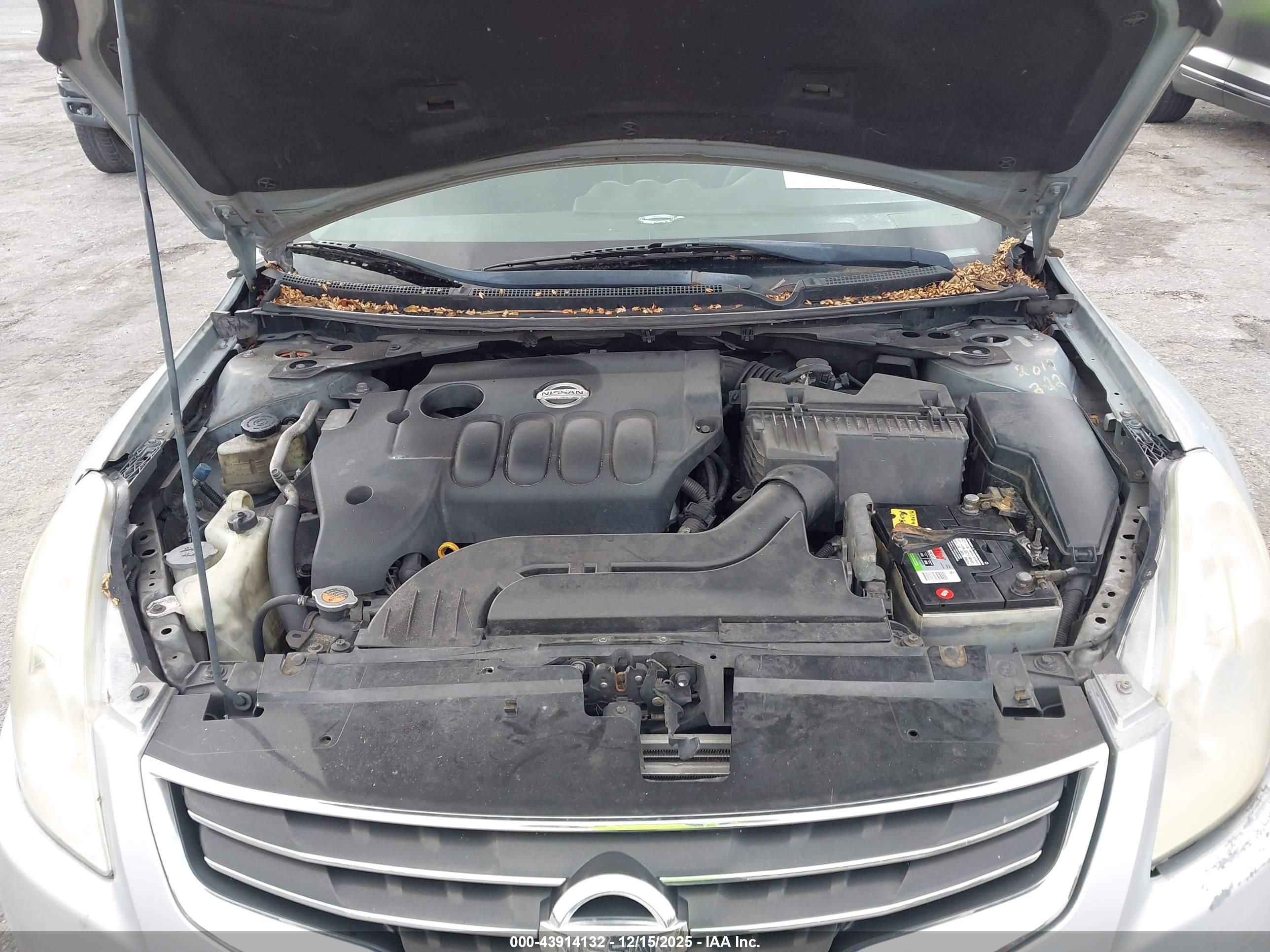 NISSAN ALTIMA image 10