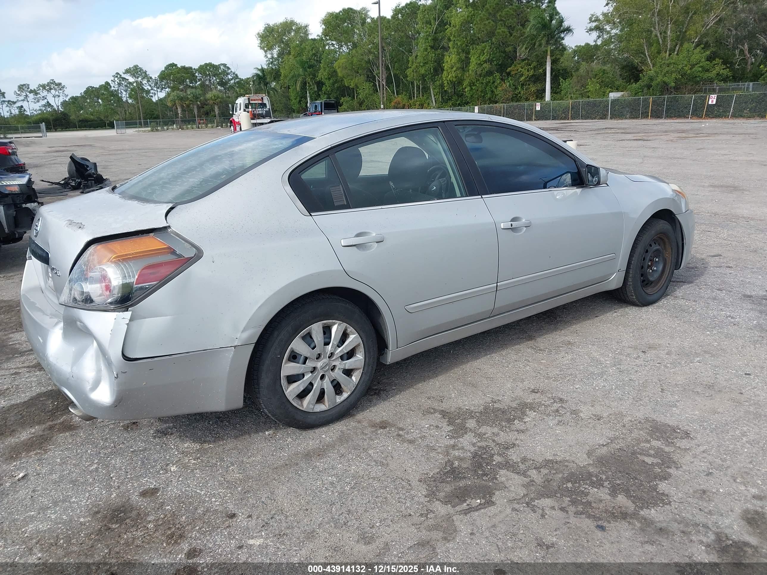 NISSAN ALTIMA image 4