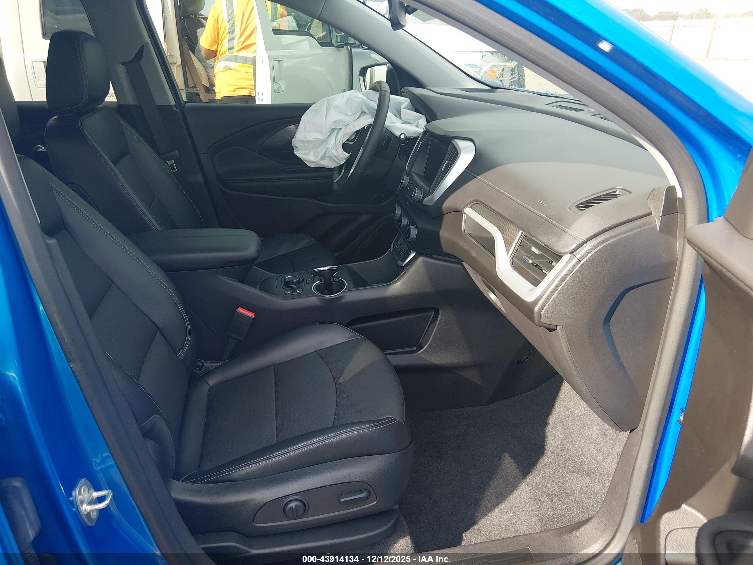 GMC TERRAIN image 5