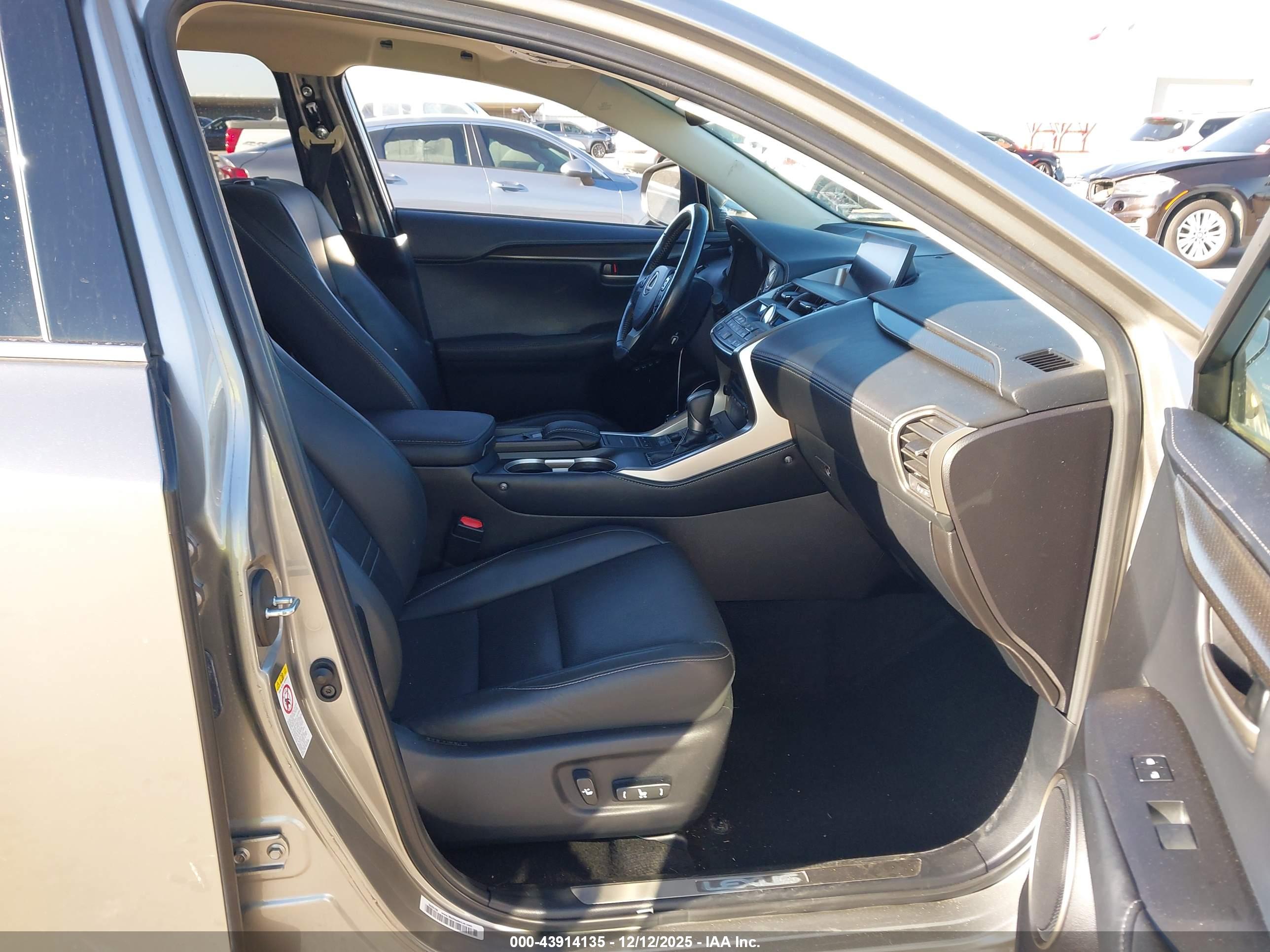 LEXUS NX image 5
