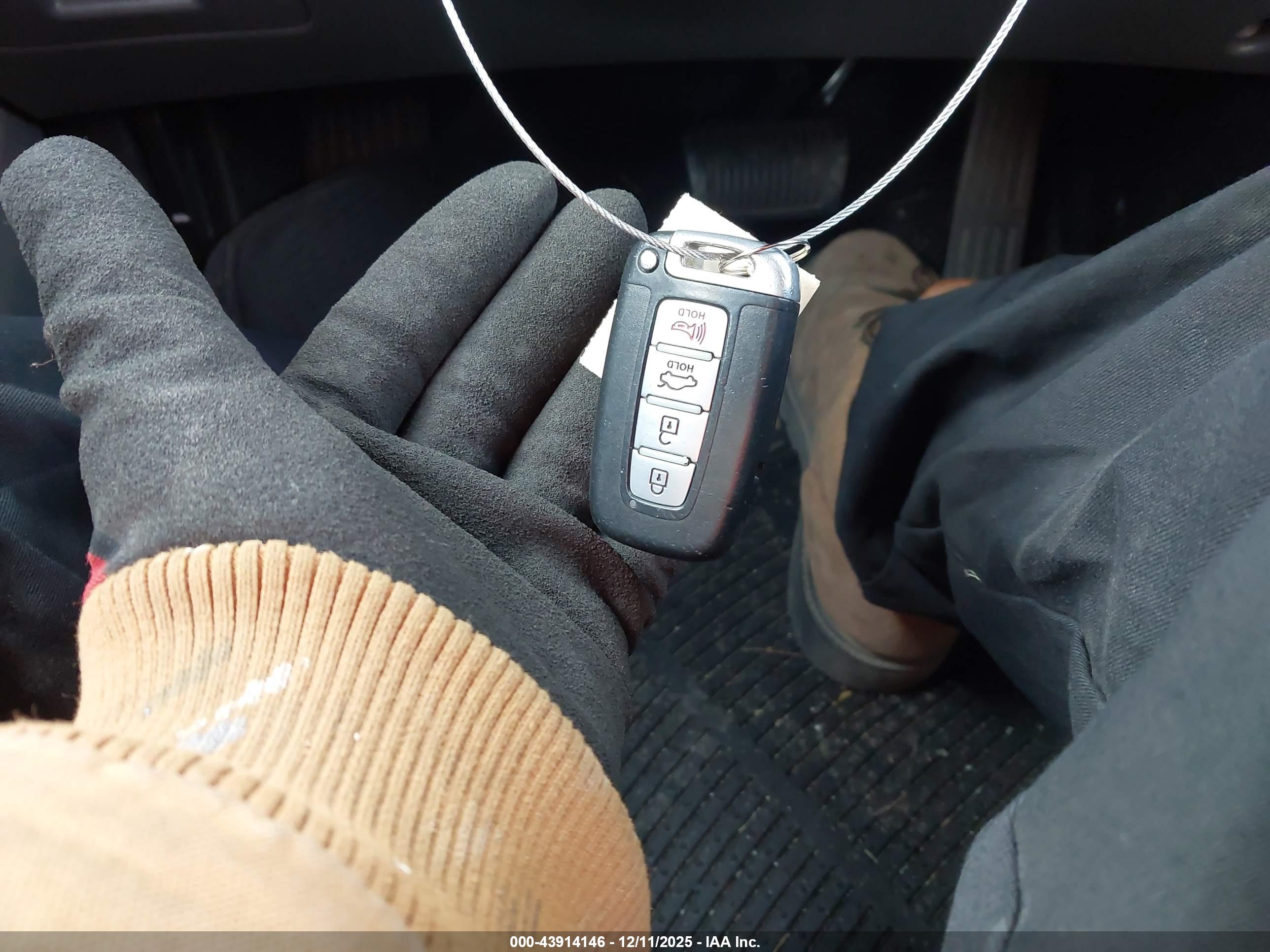 HYUNDAI ELANTRA image 11