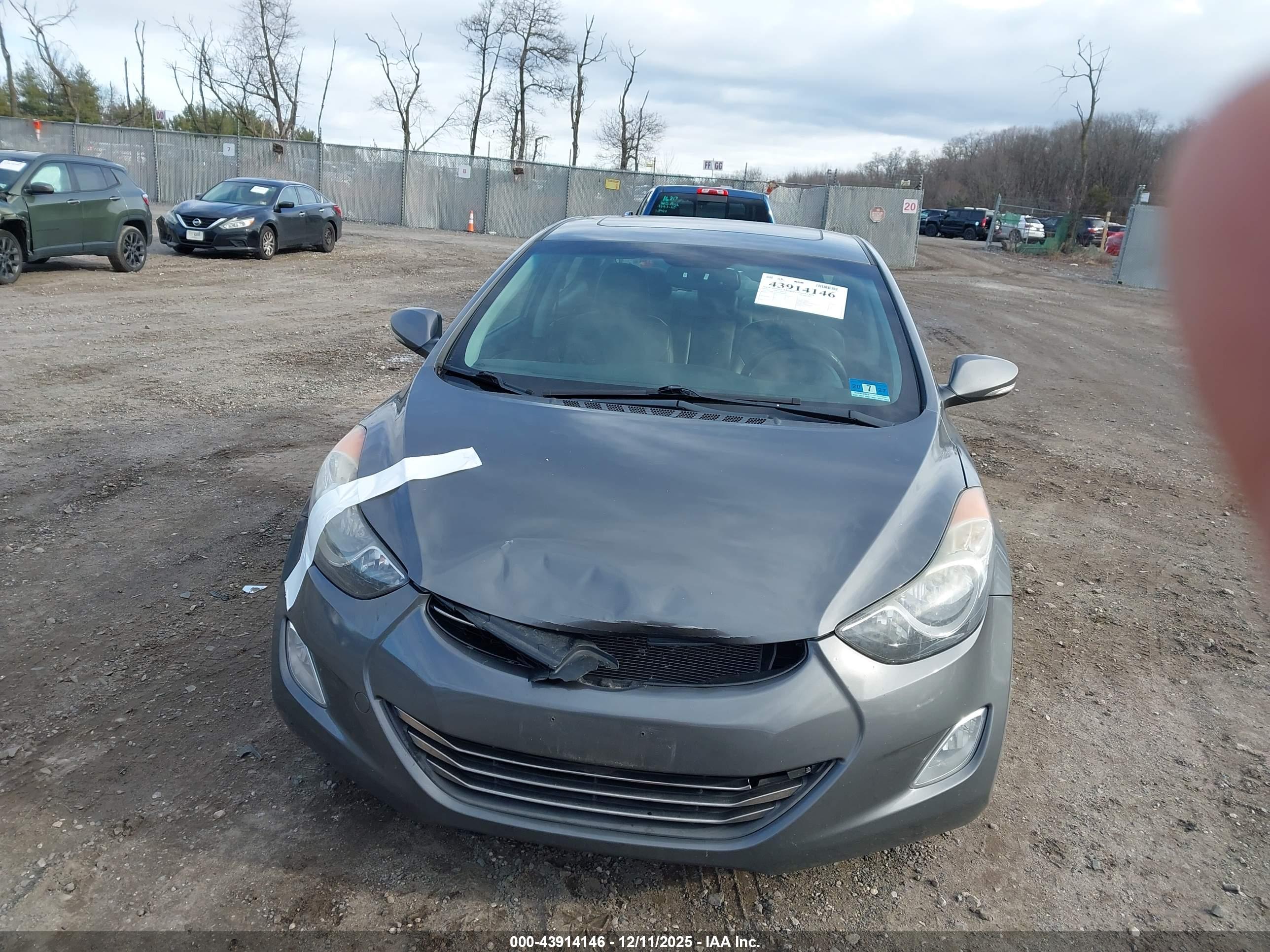 HYUNDAI ELANTRA image 6
