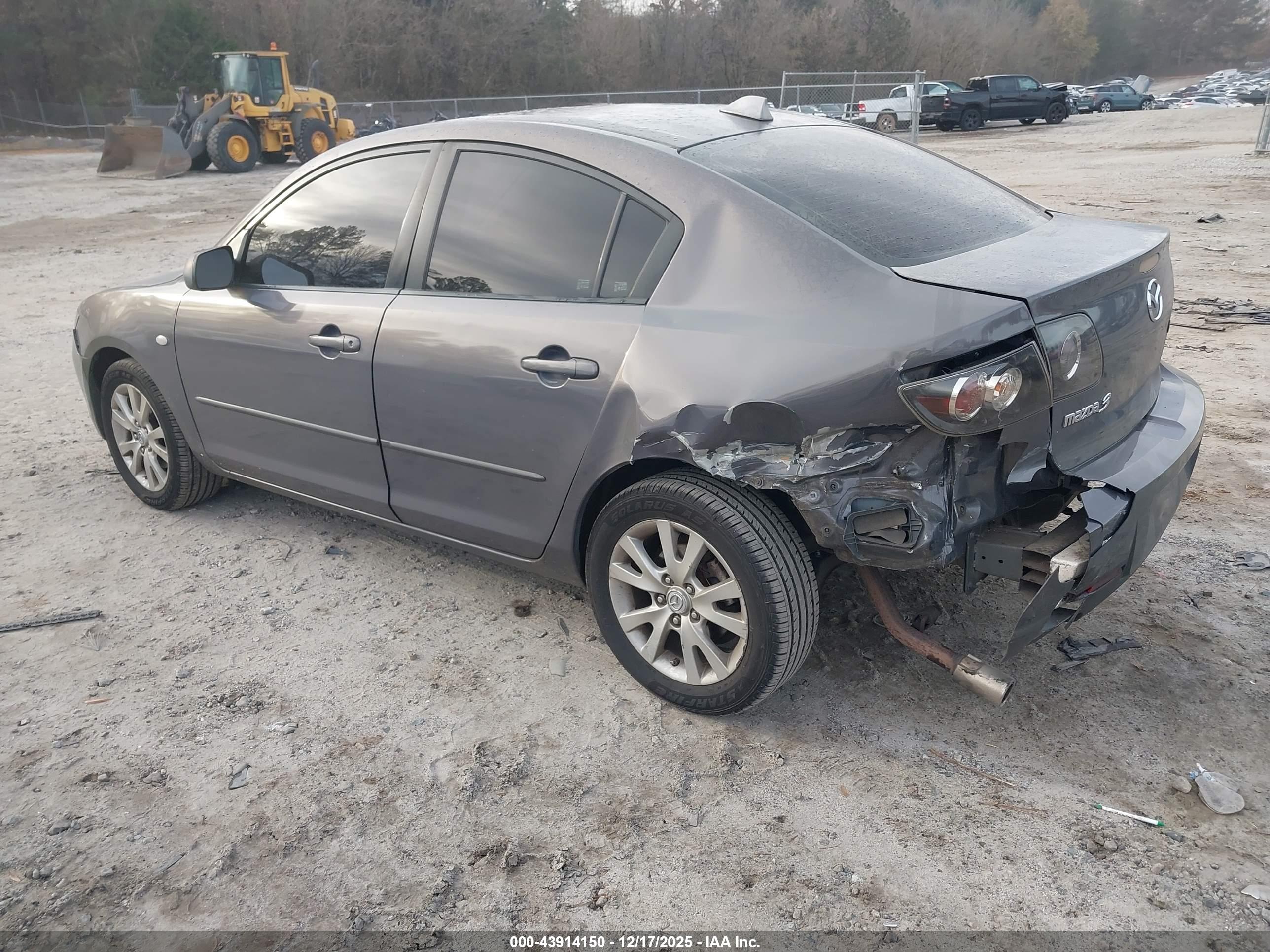 MAZDA MAZDA3 image 3
