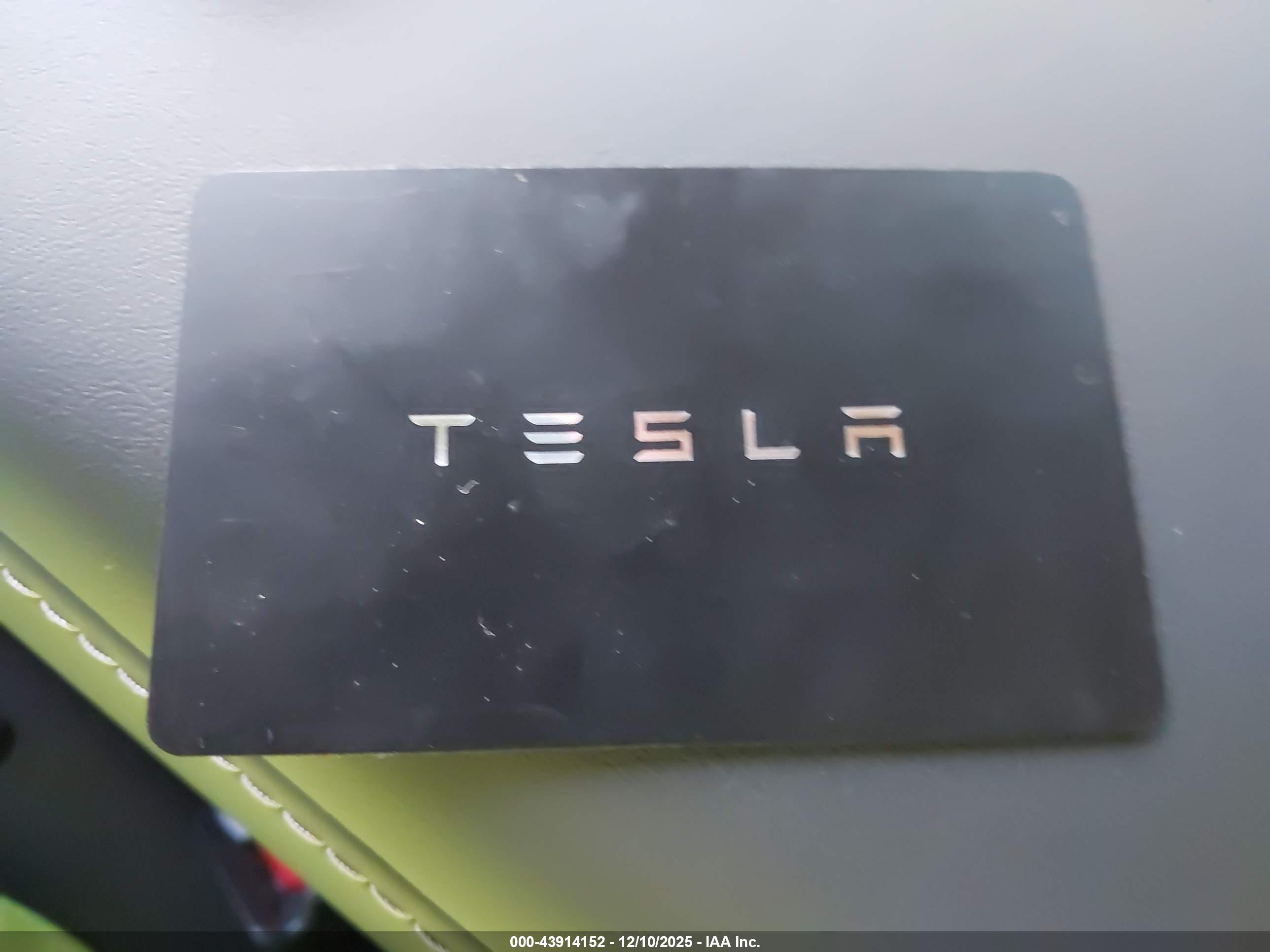 TESLA MODEL image 11