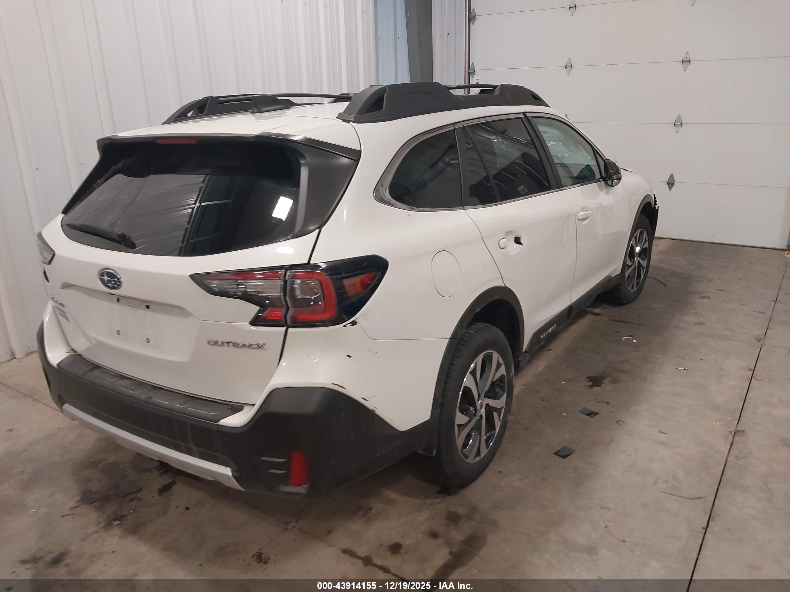 SUBARU OUTBACK image 4