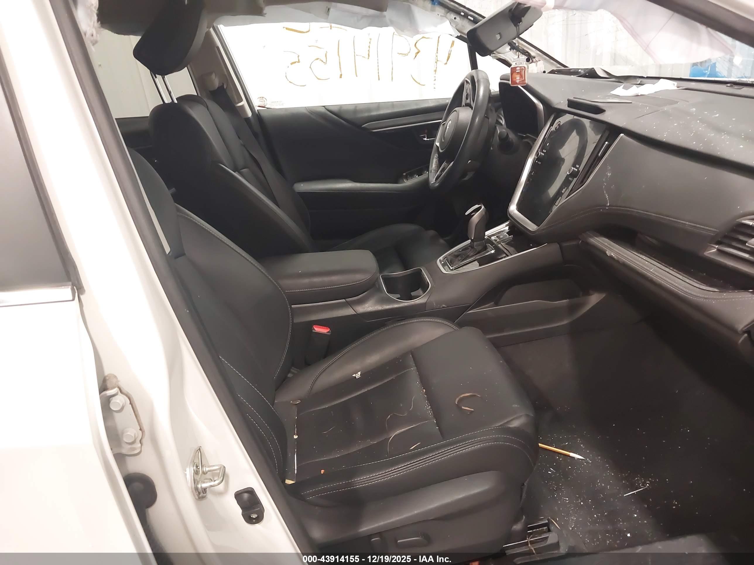 SUBARU OUTBACK image 5