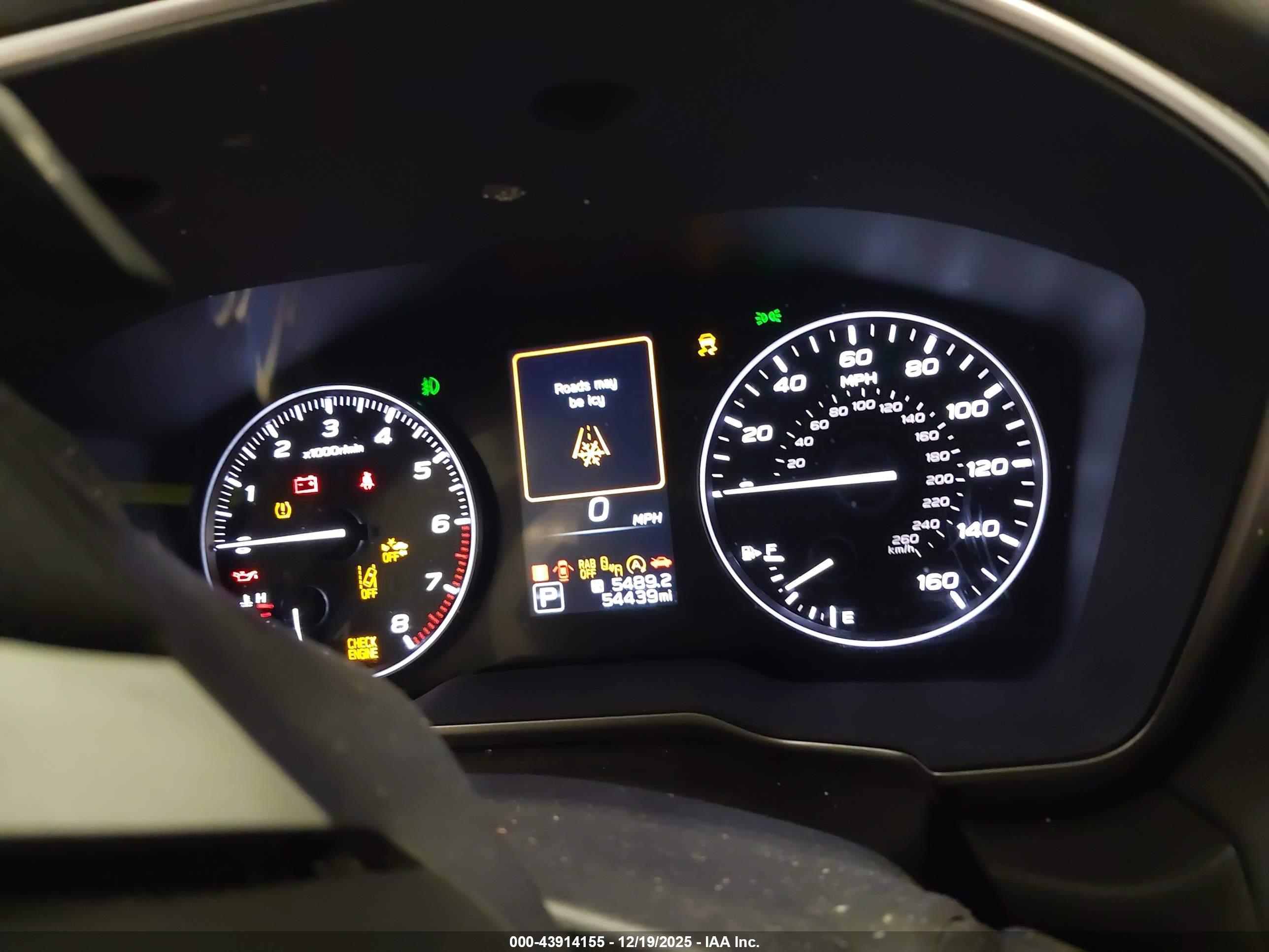 SUBARU OUTBACK image 7