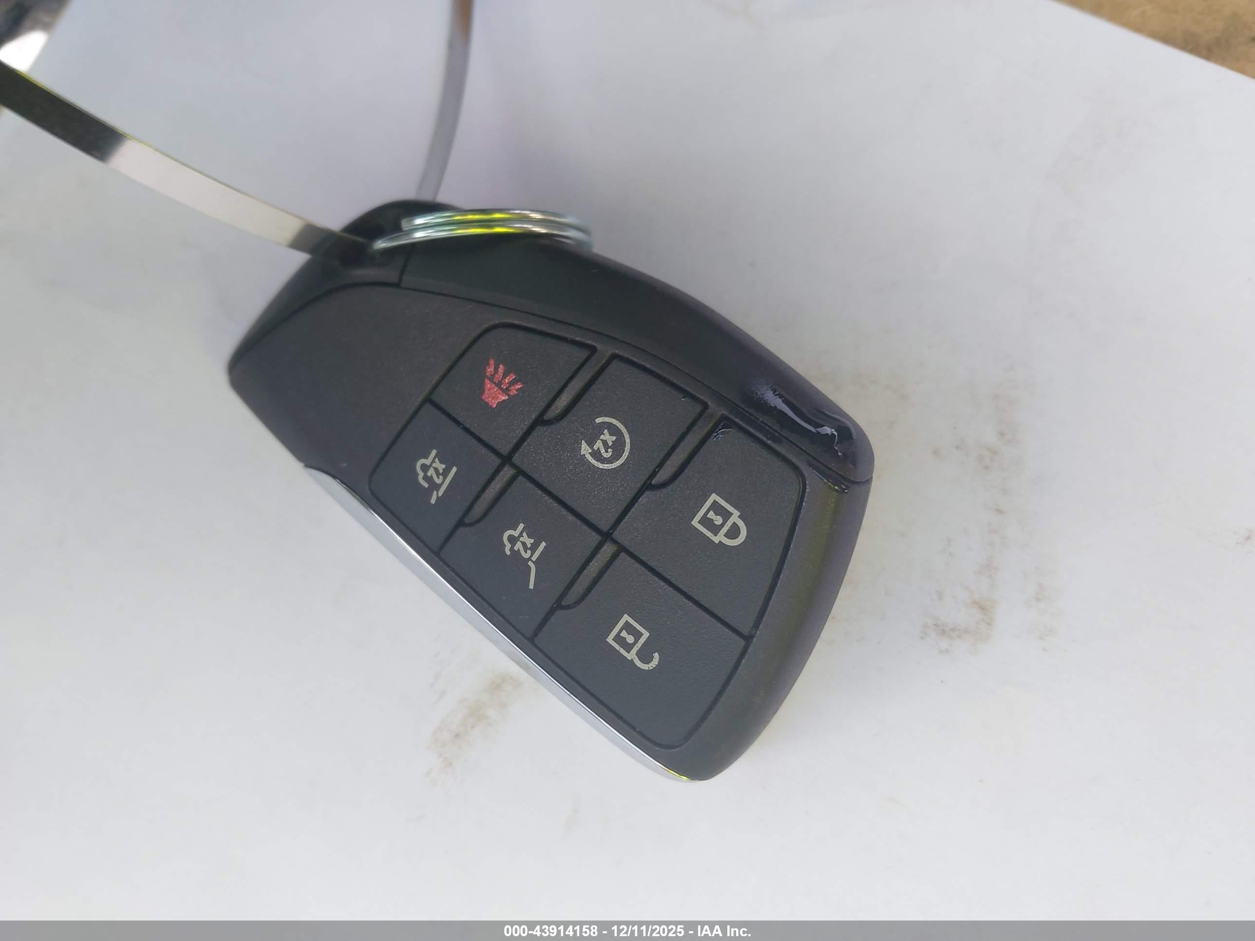 GMC YUKON image 11