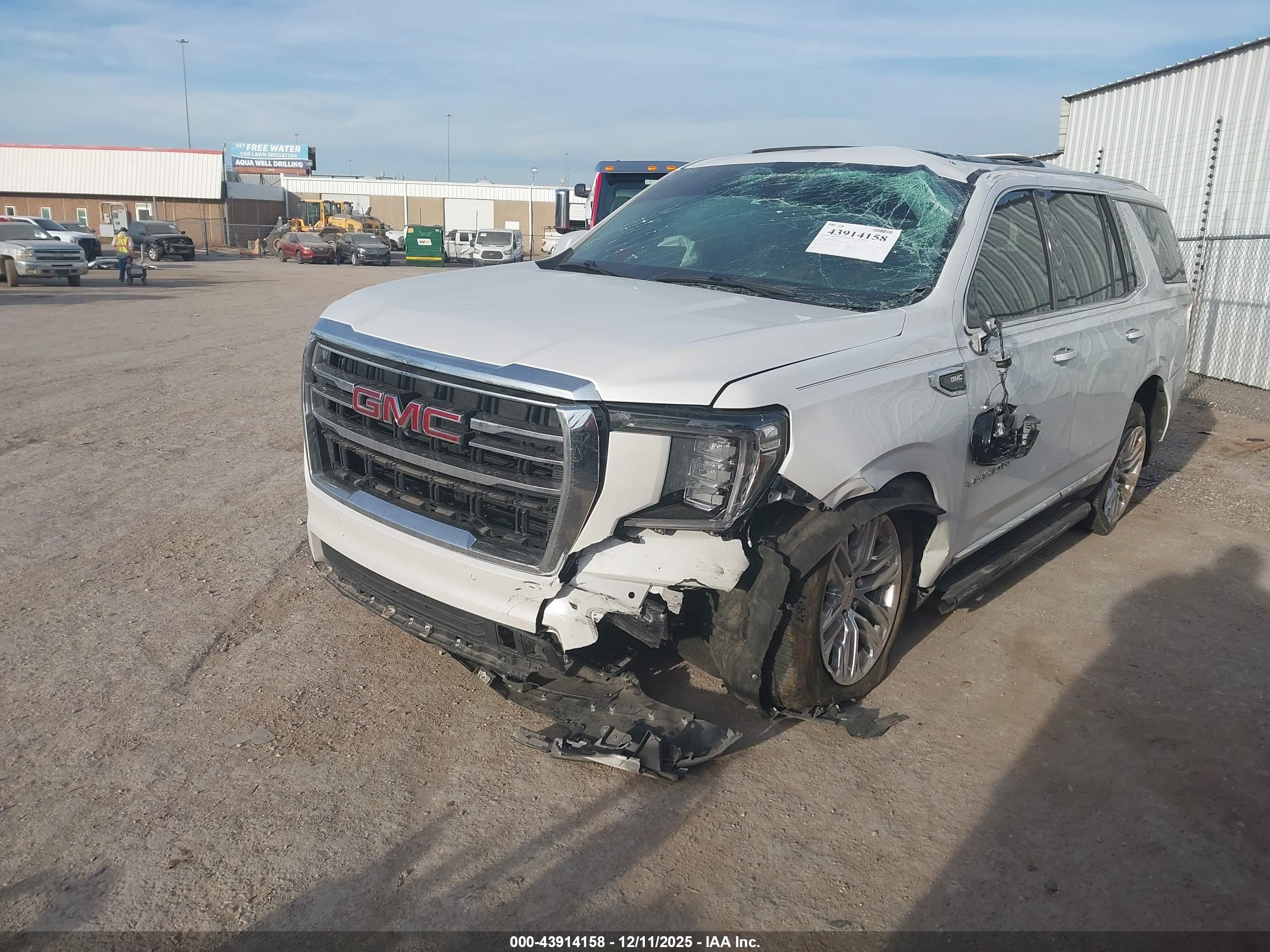 GMC YUKON image 2