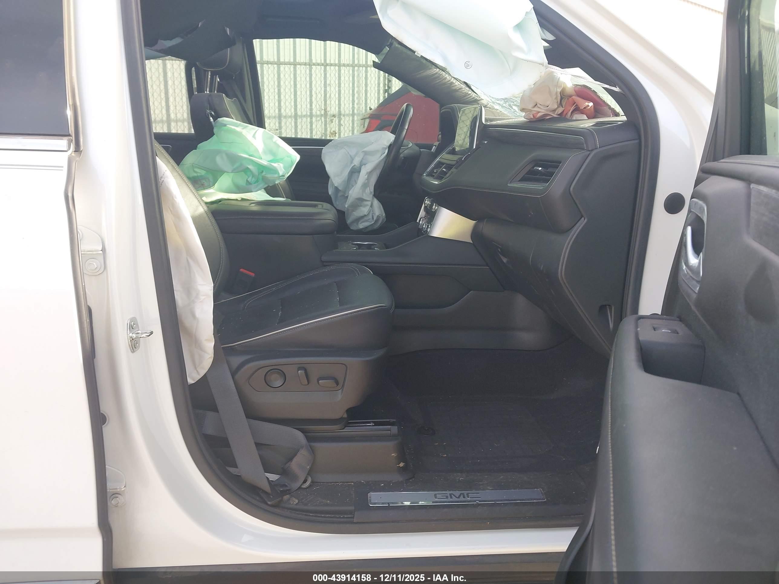 GMC YUKON image 5