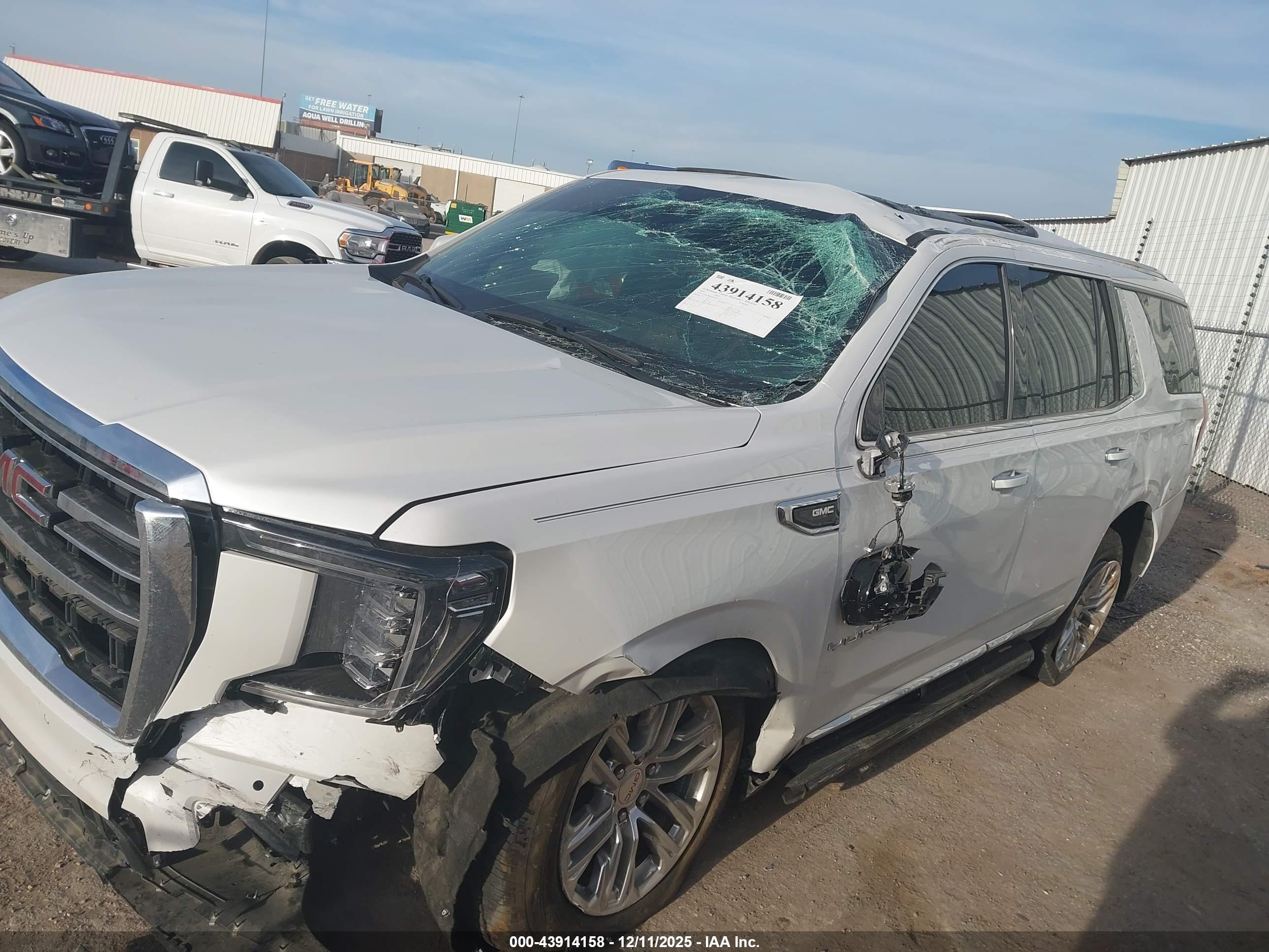 GMC YUKON image 6