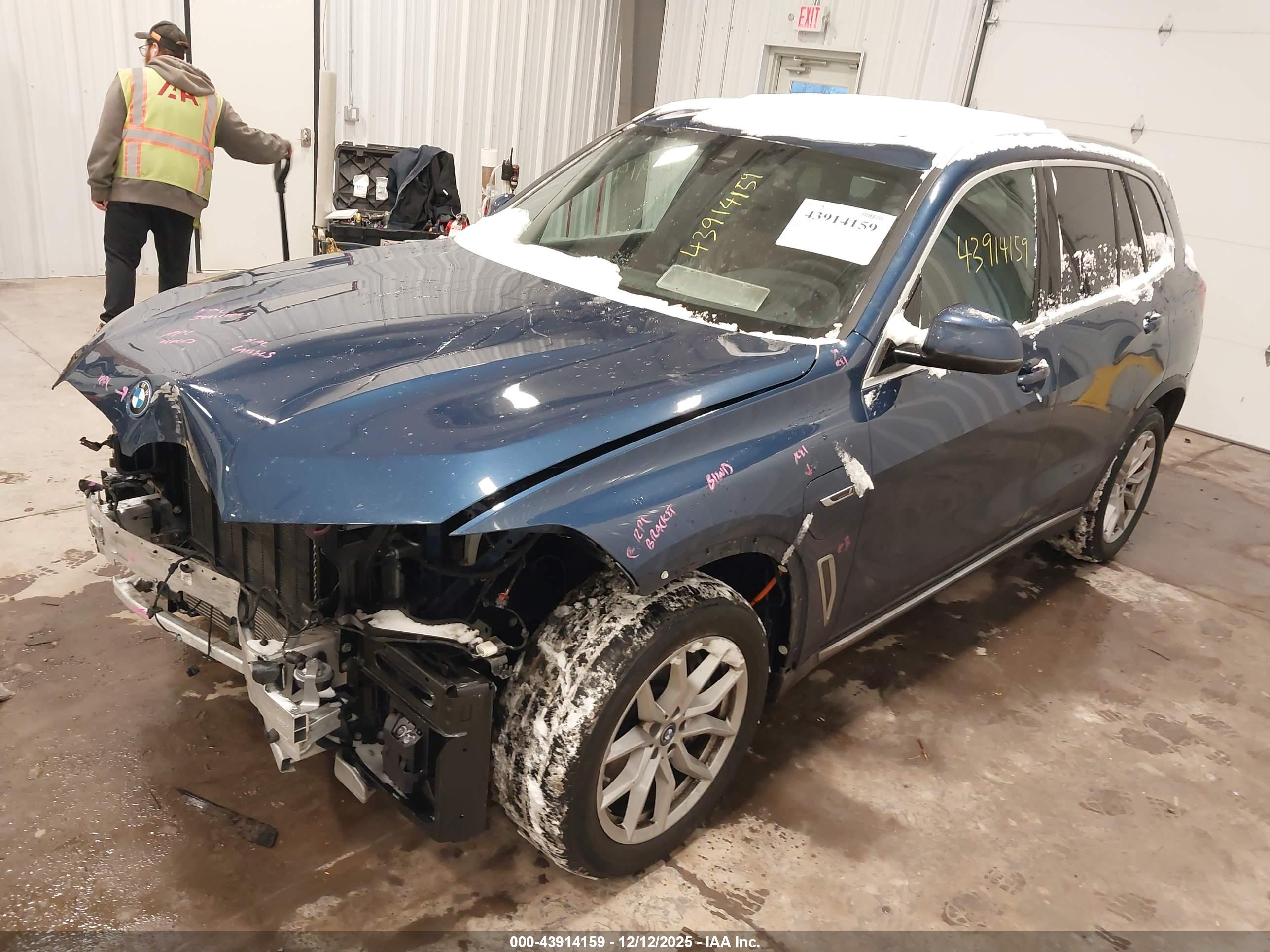 BMW X5 image 2