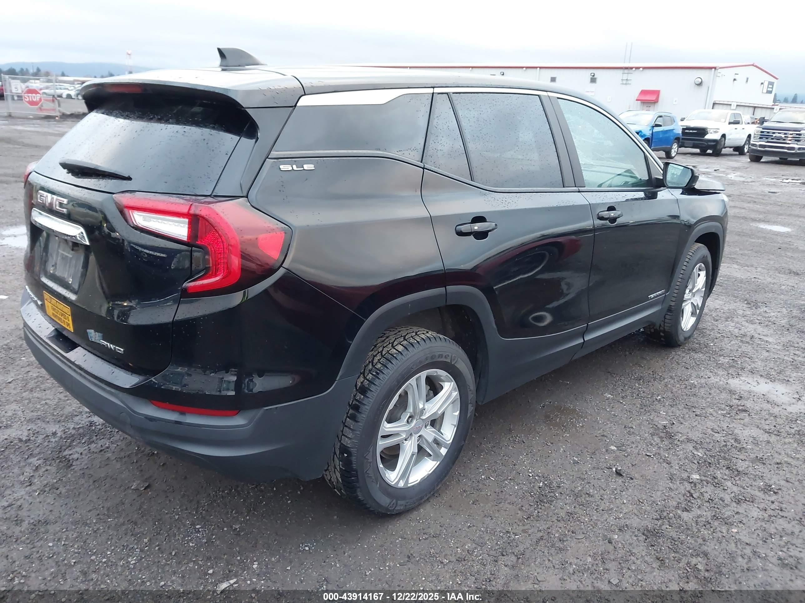 GMC TERRAIN image 4