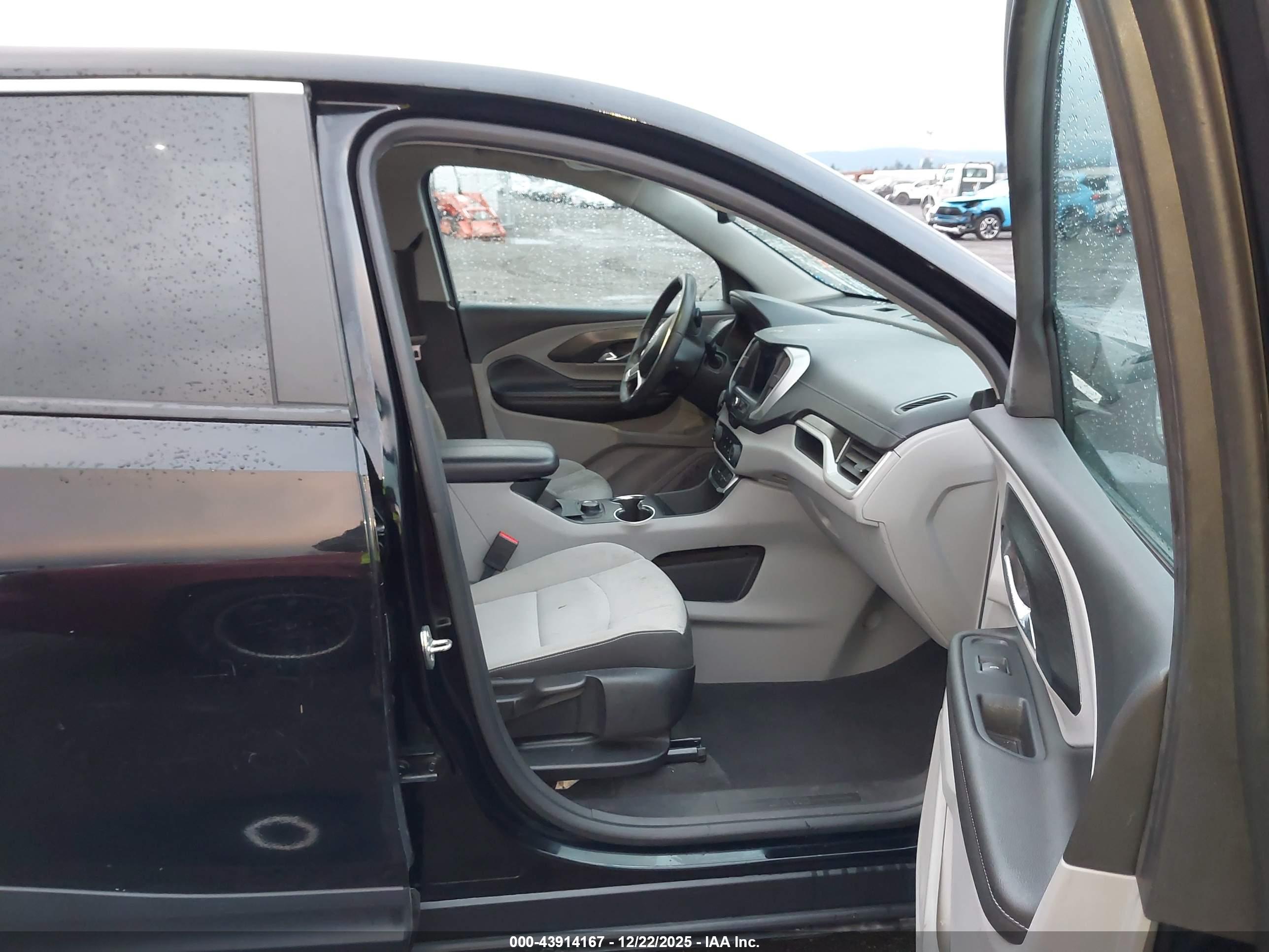 GMC TERRAIN image 5