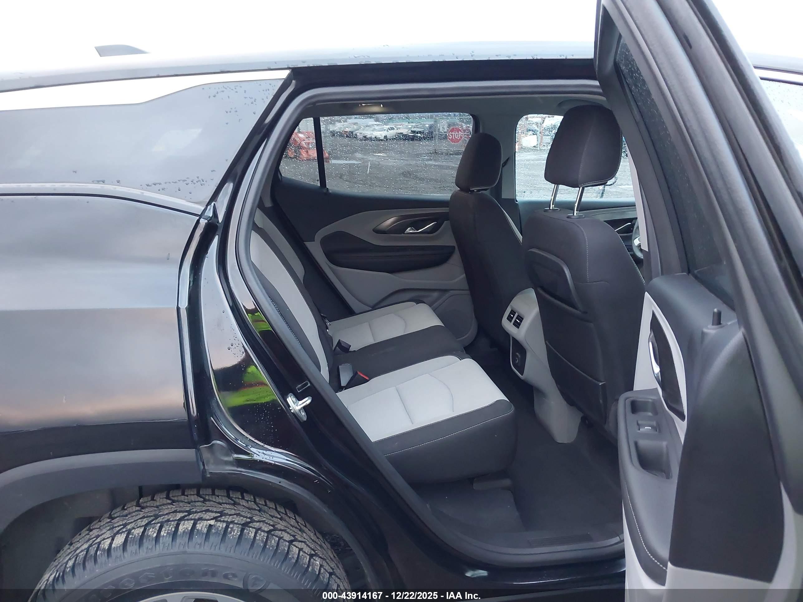 GMC TERRAIN image 8