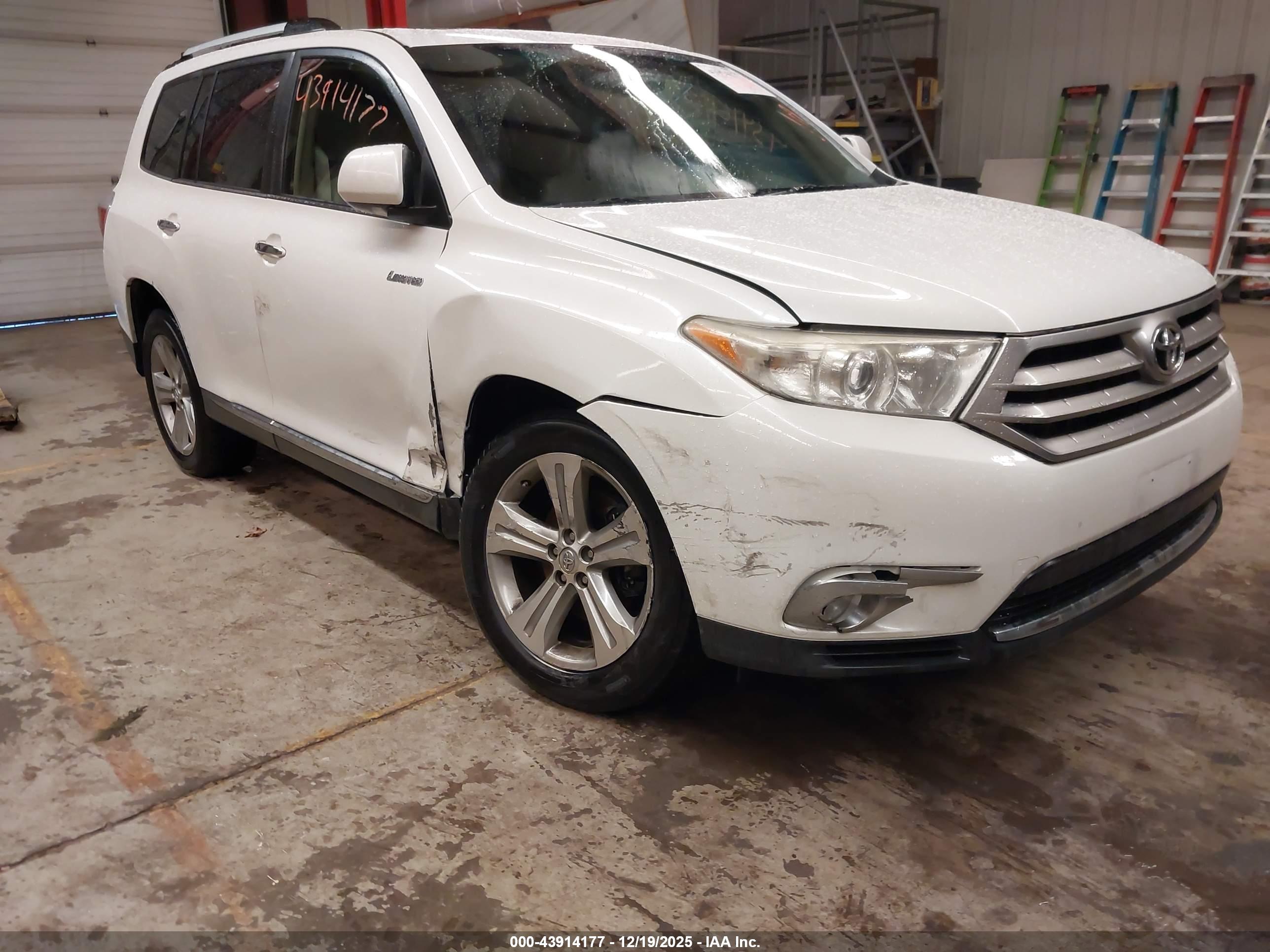 TOYOTA HIGHLANDER image 6
