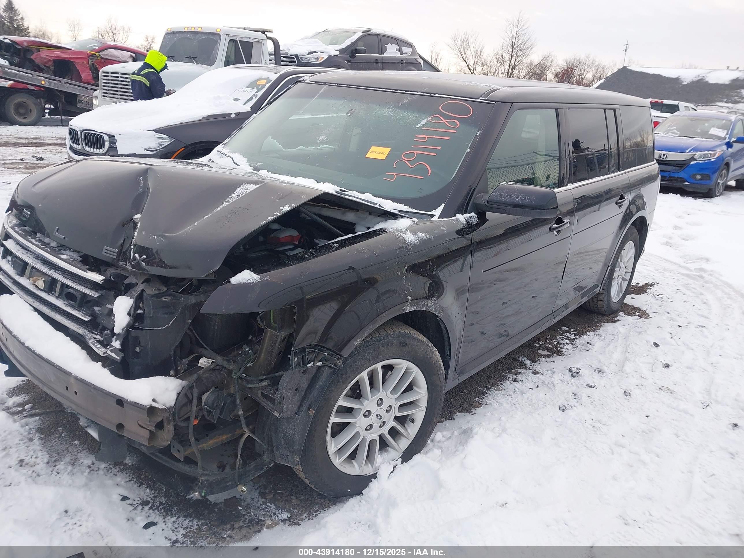 FORD FLEX image 2