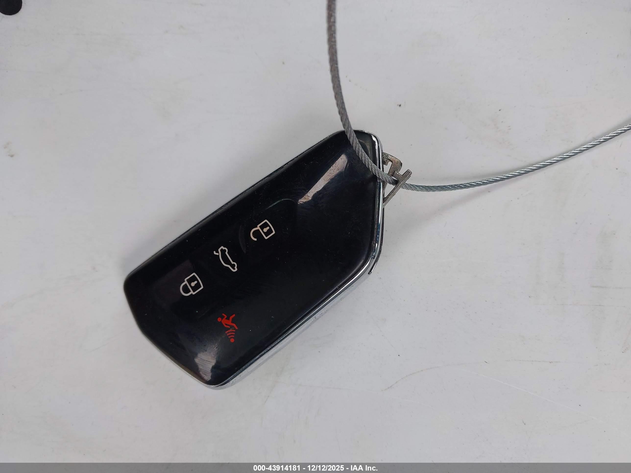 VOLKSWAGEN ID.4 image 11
