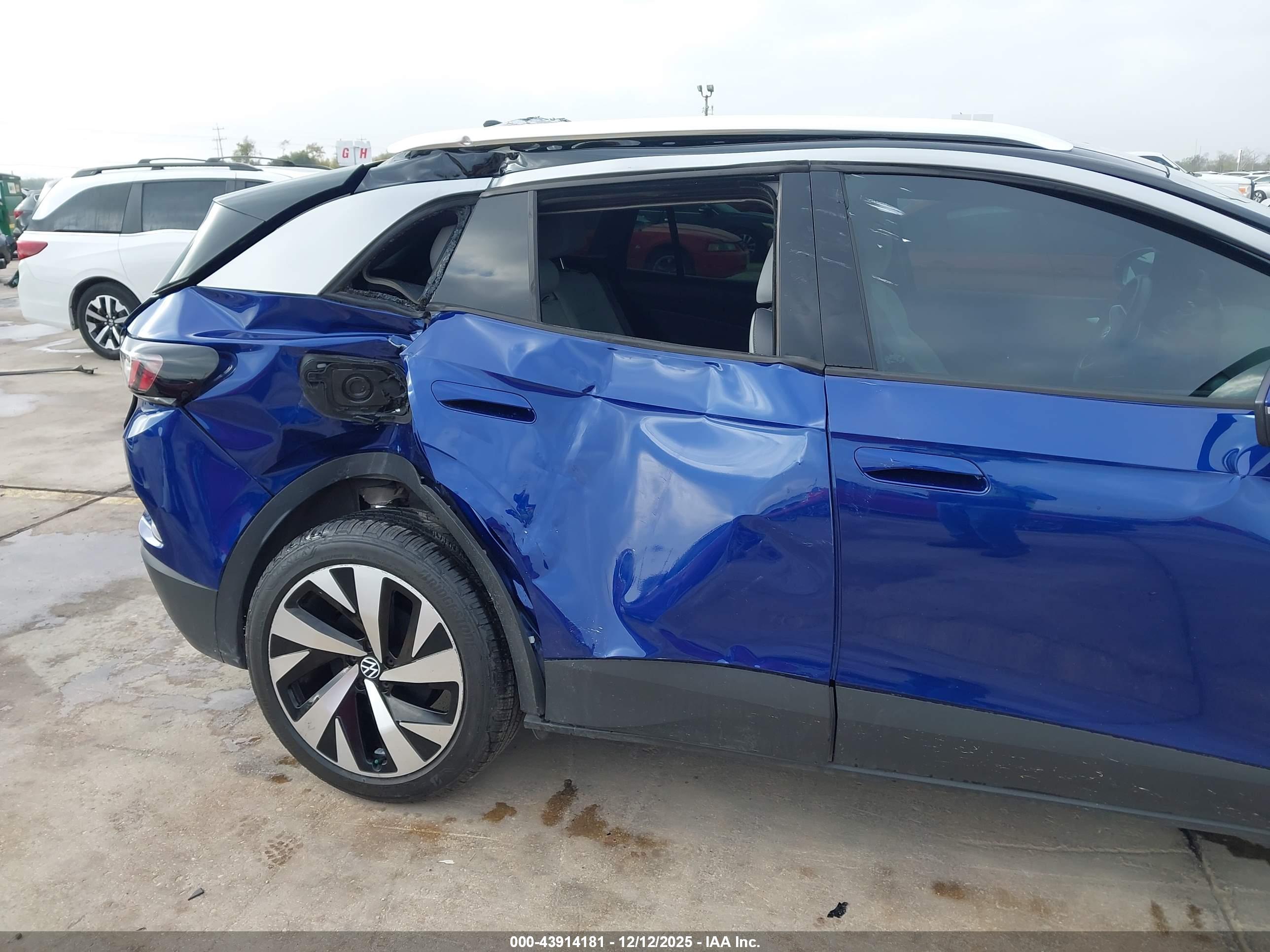 VOLKSWAGEN ID.4 image 6
