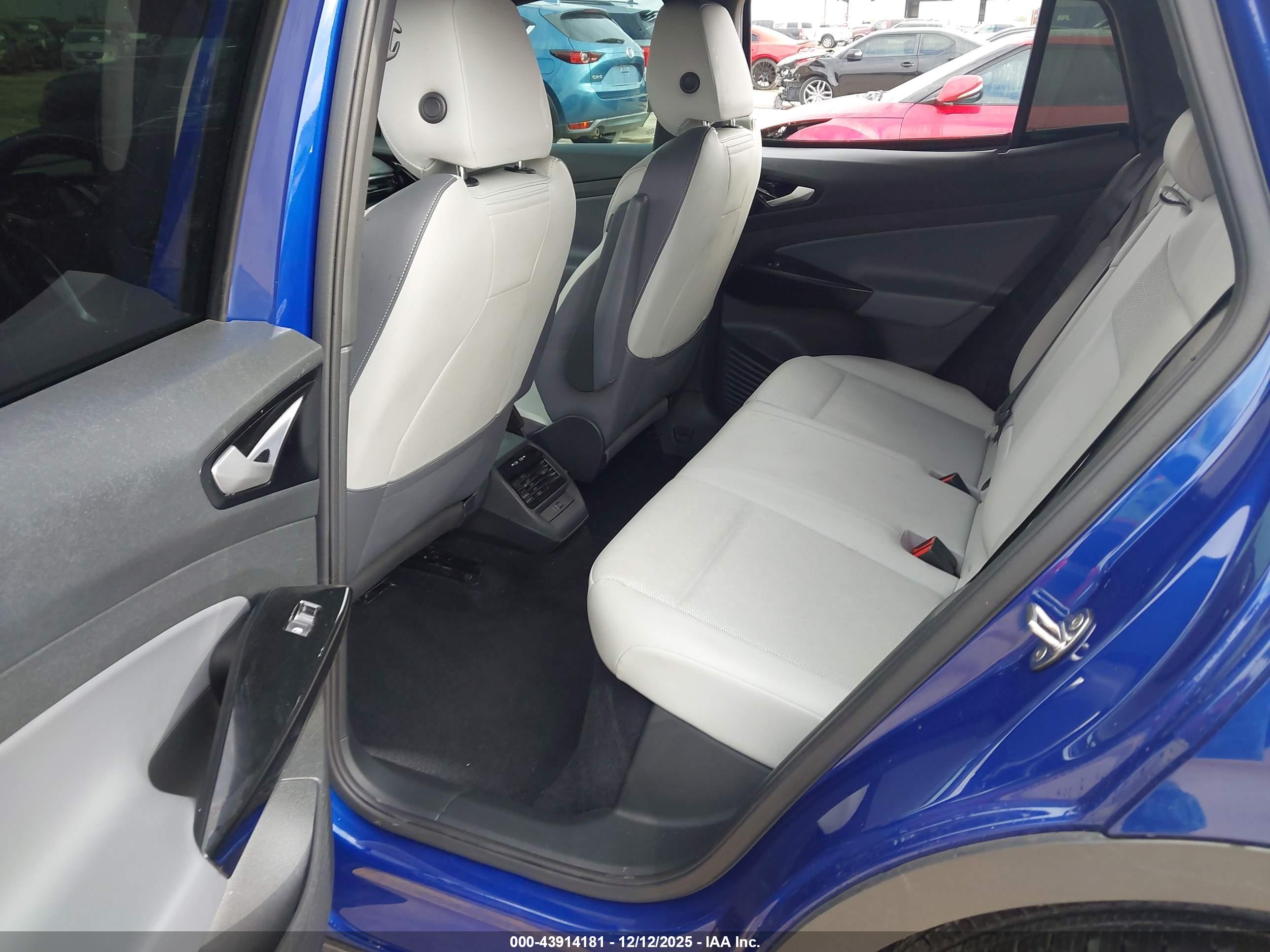 VOLKSWAGEN ID.4 image 8