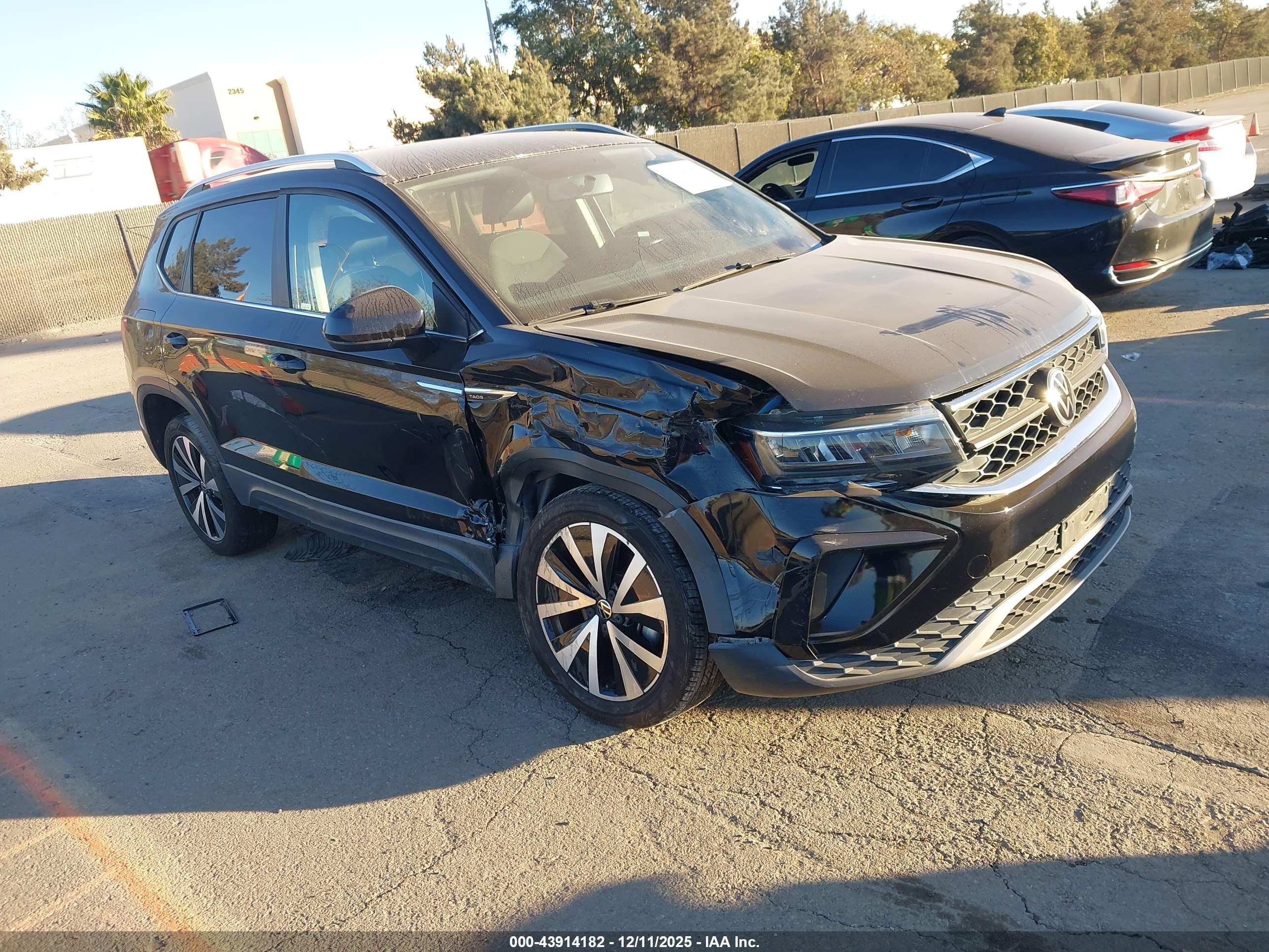 VOLKSWAGEN TAOS image 6