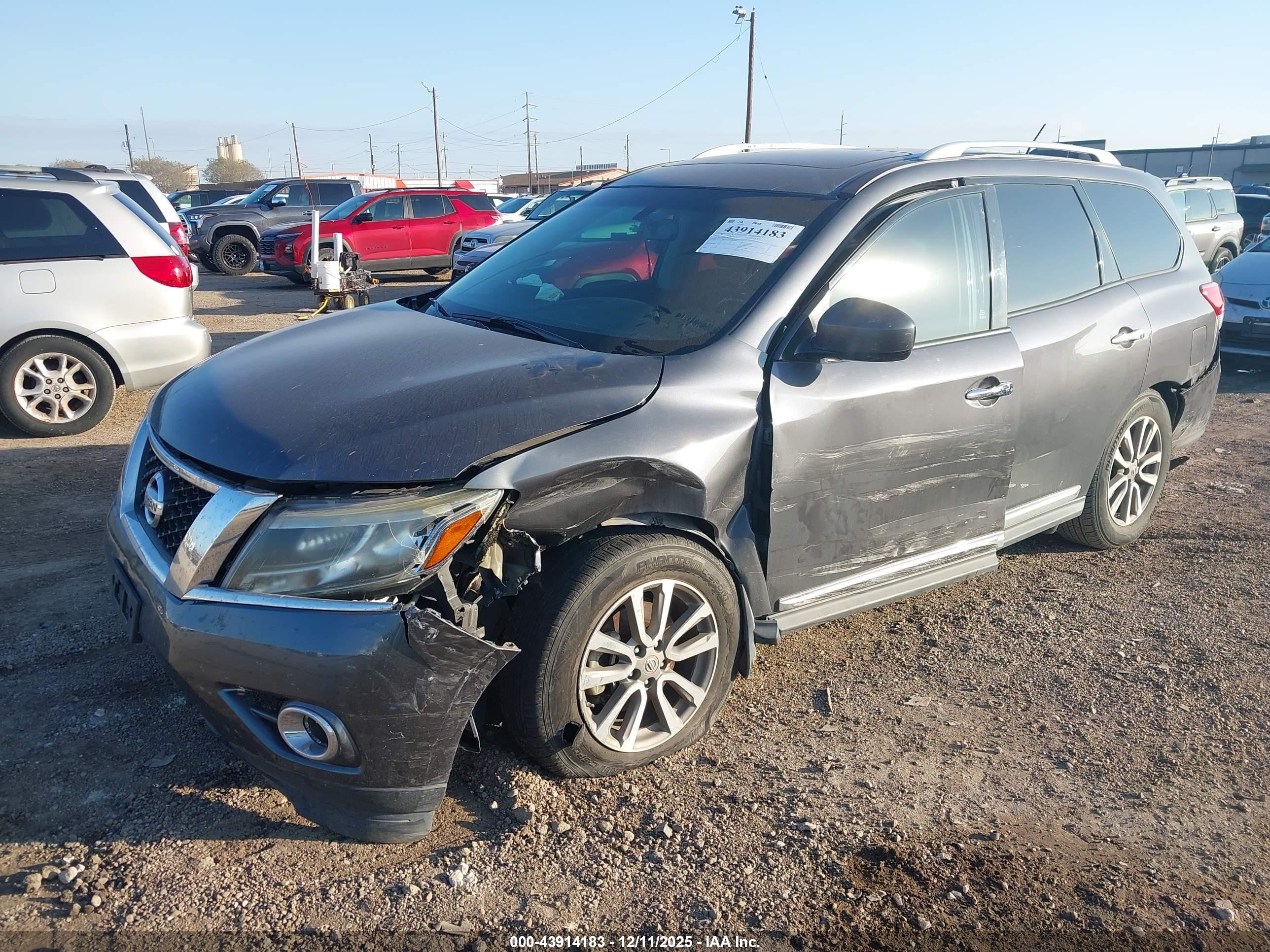 NISSAN PATHFINDER image 2