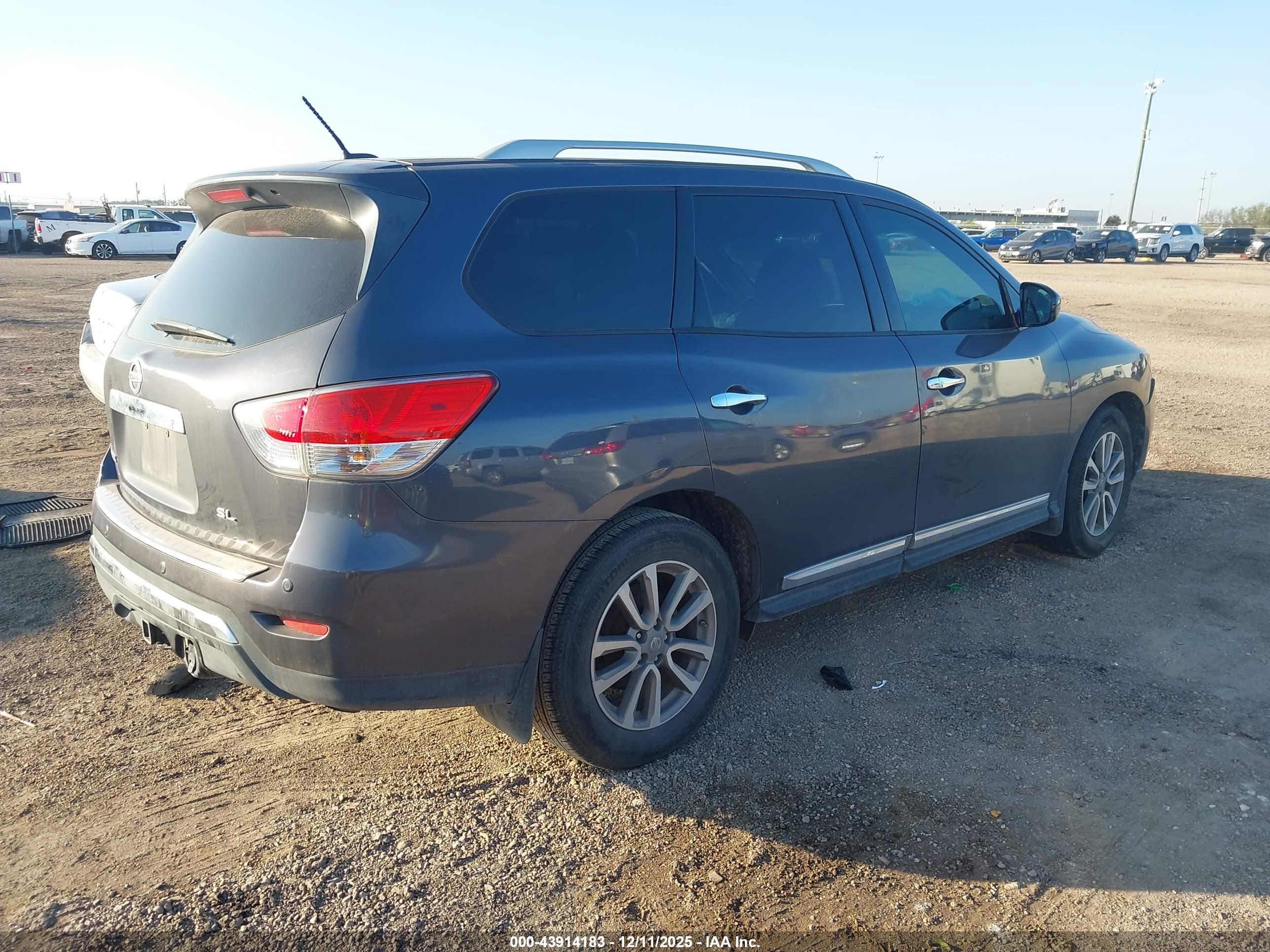 NISSAN PATHFINDER image 4