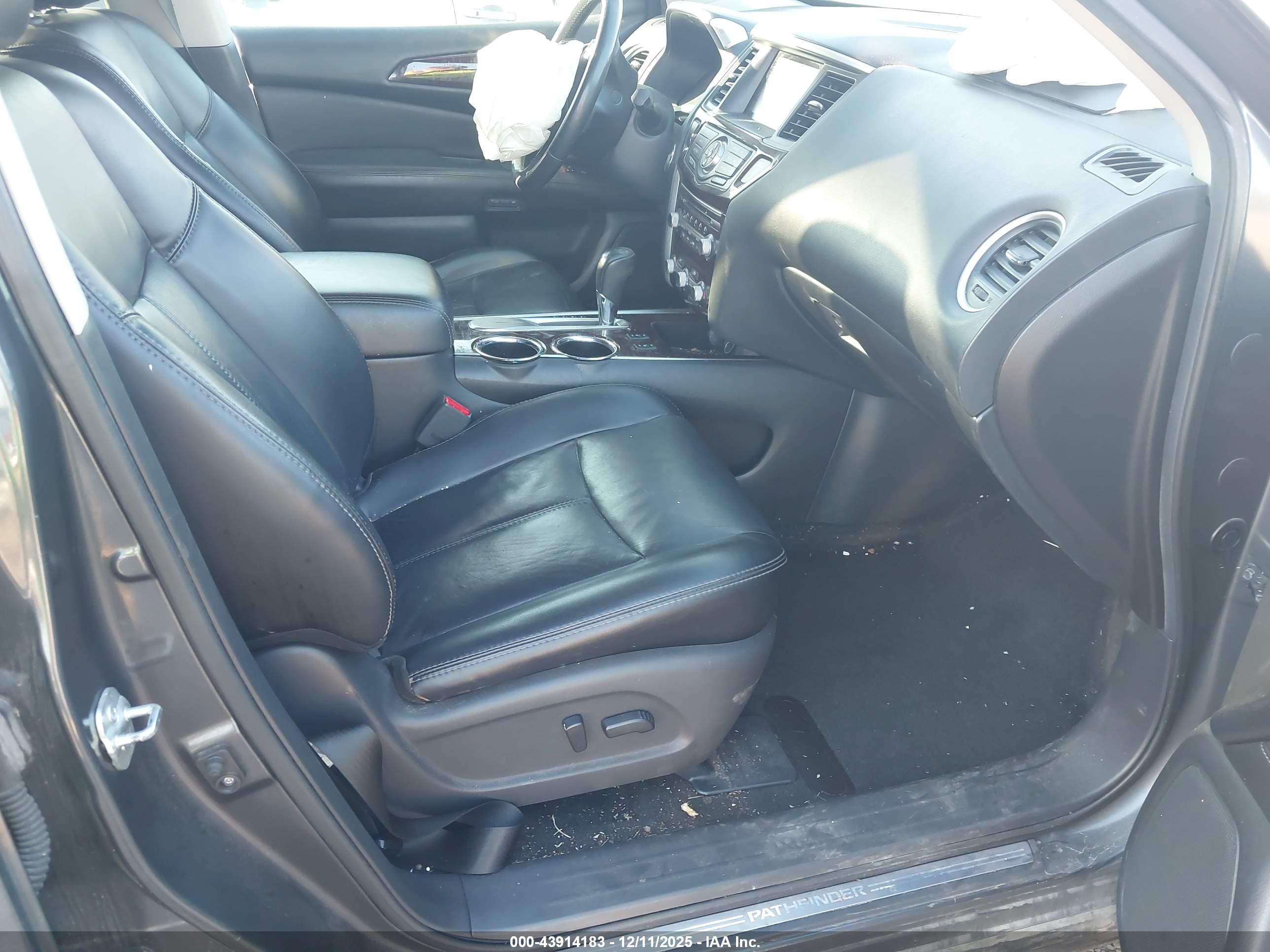 NISSAN PATHFINDER image 5