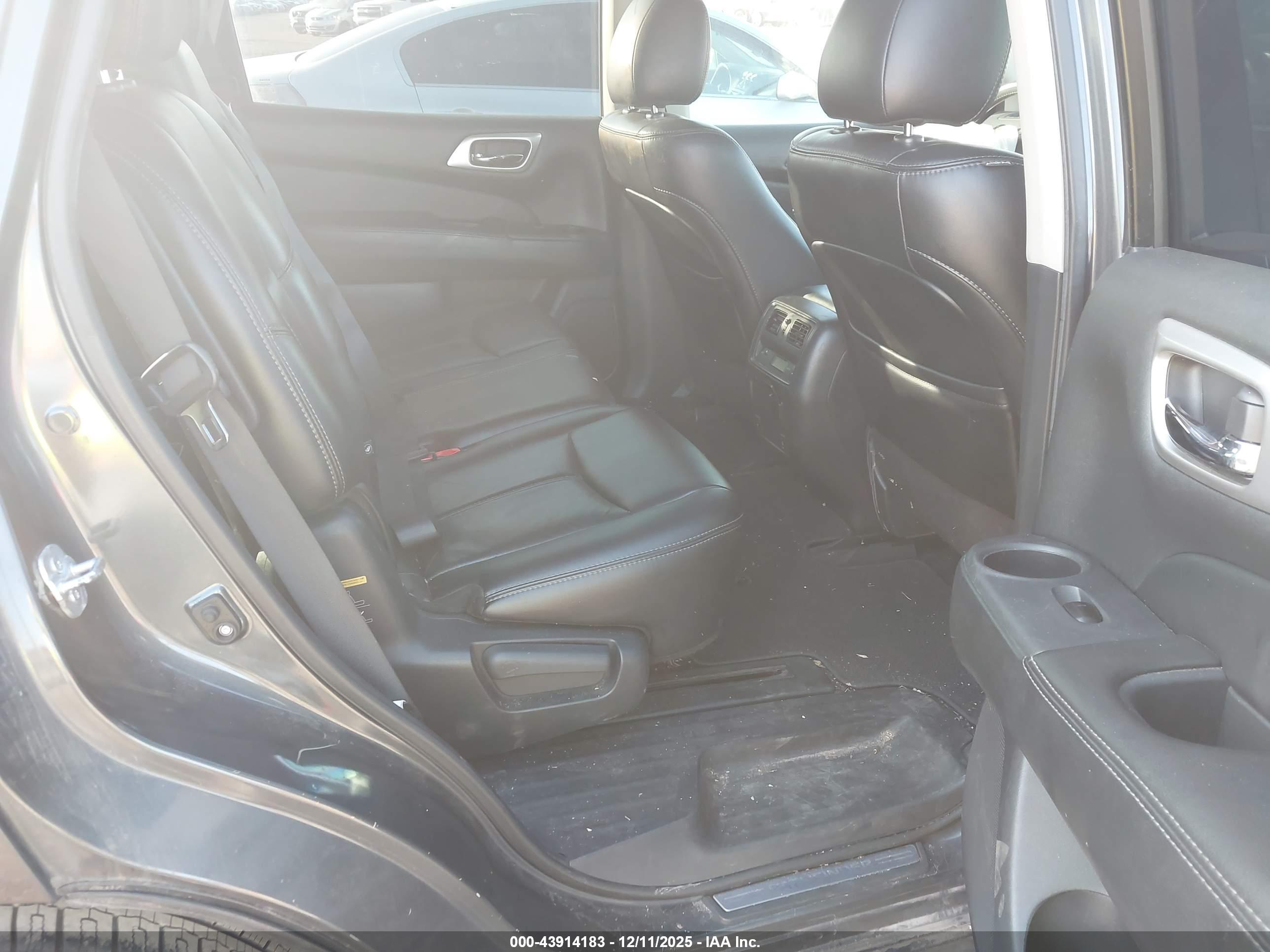 NISSAN PATHFINDER image 8