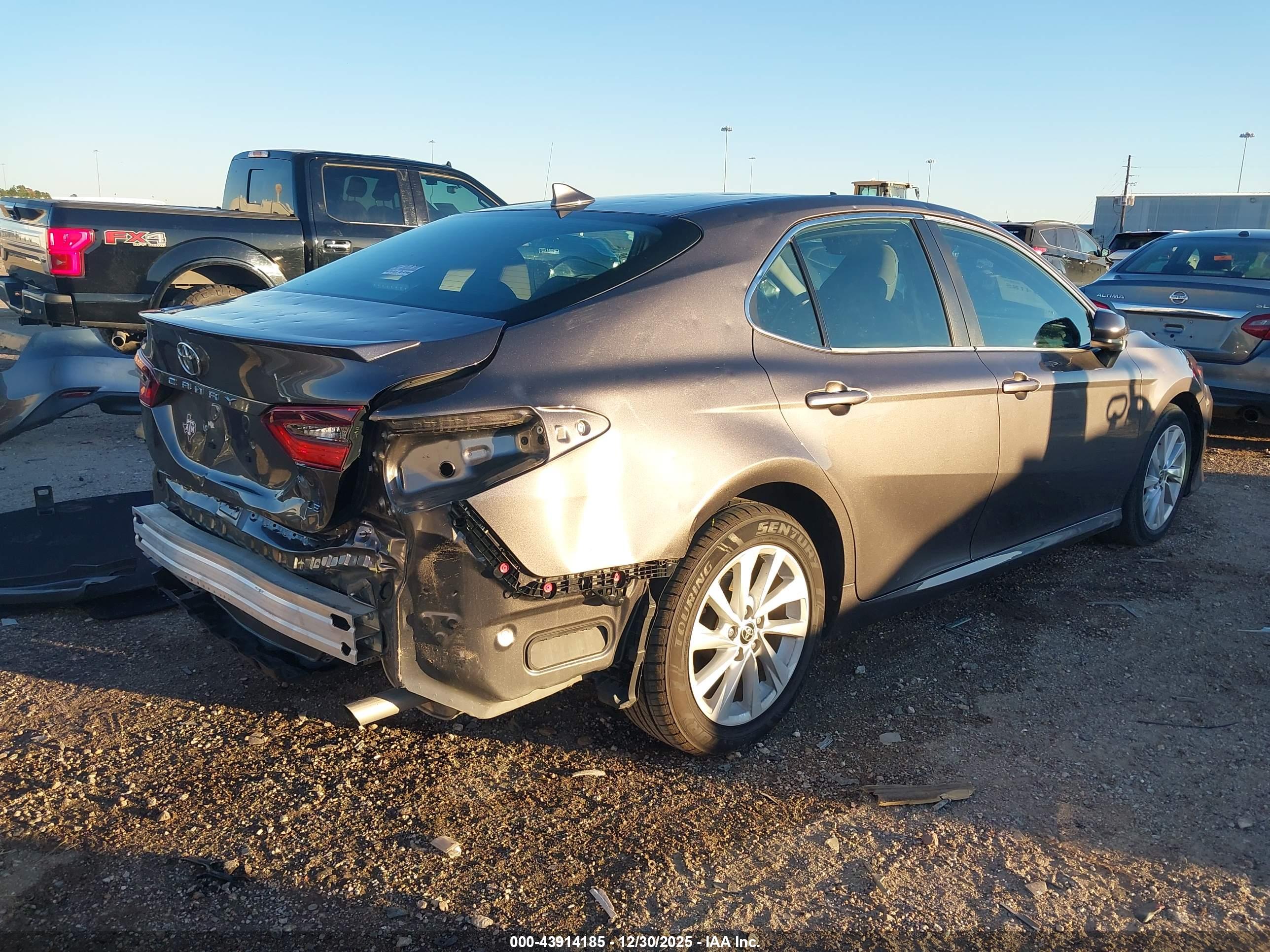 TOYOTA CAMRY image 4