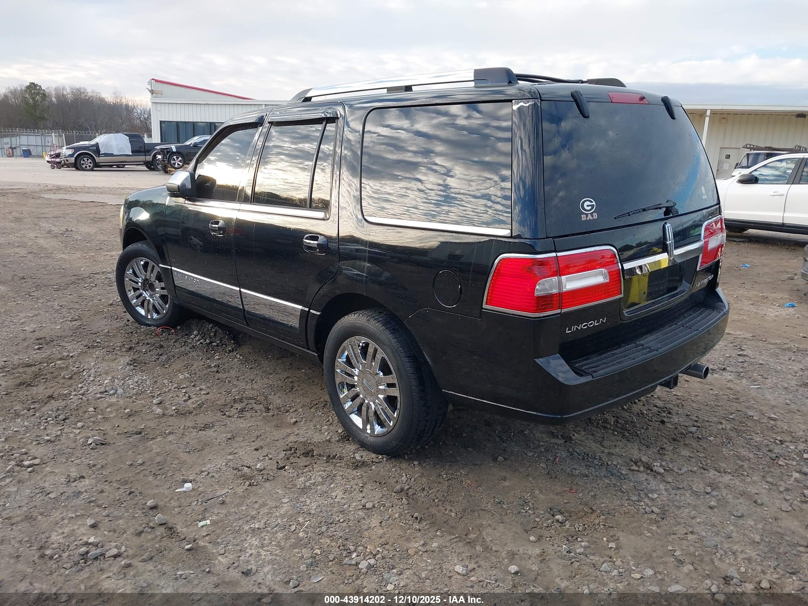 LINCOLN NAVIGATOR image 3