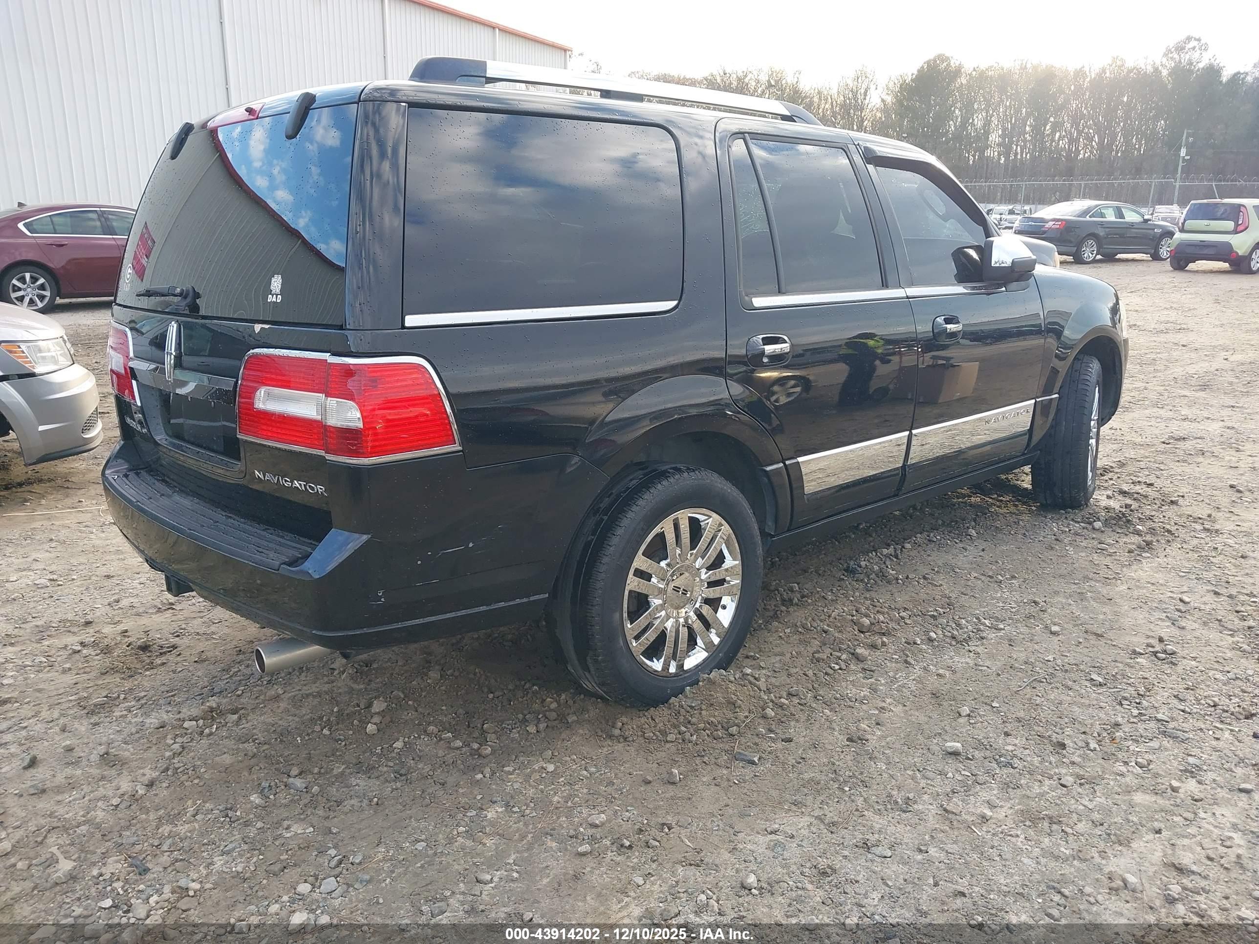LINCOLN NAVIGATOR image 4