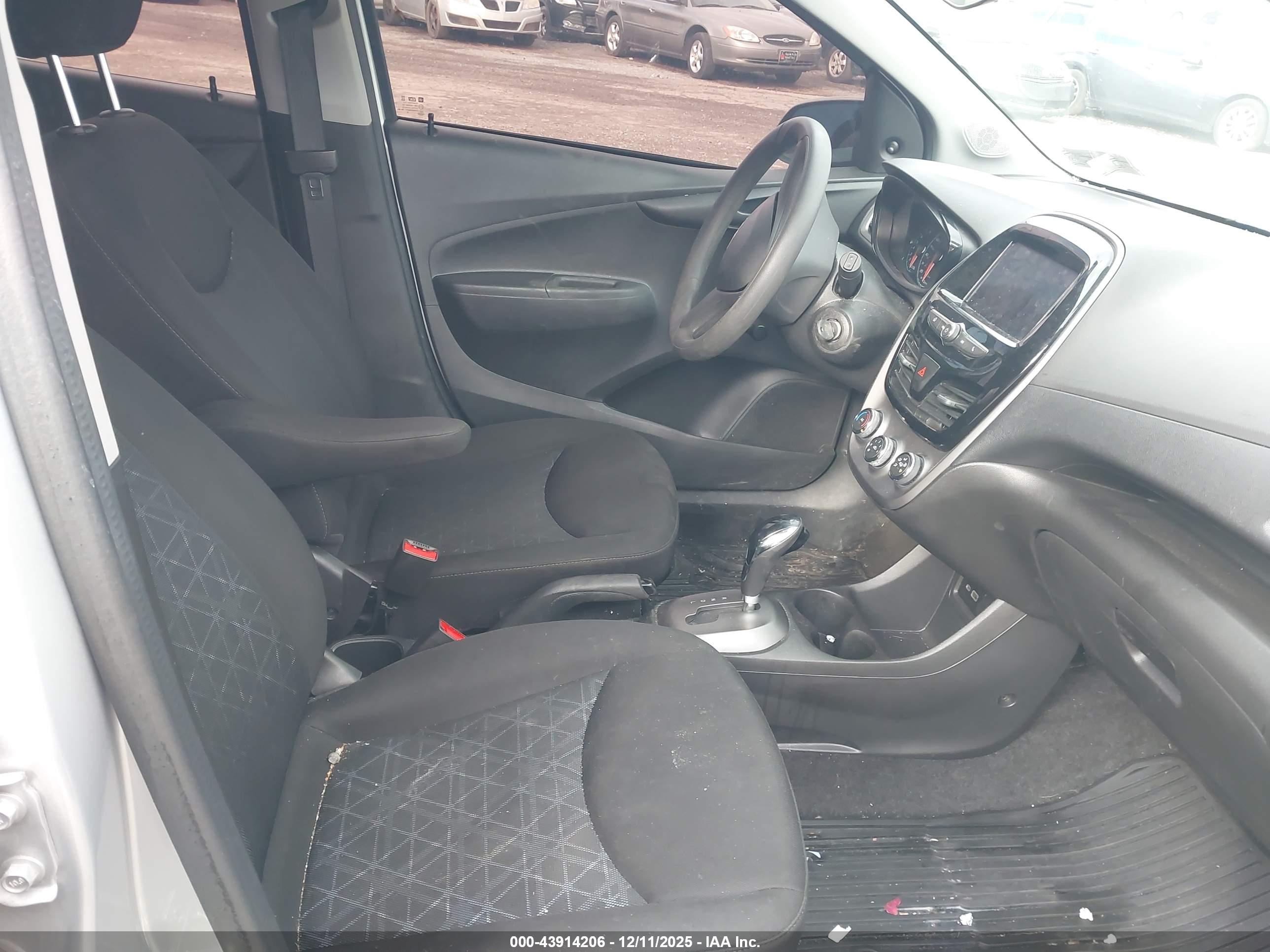 CHEVROLET SPARK image 5