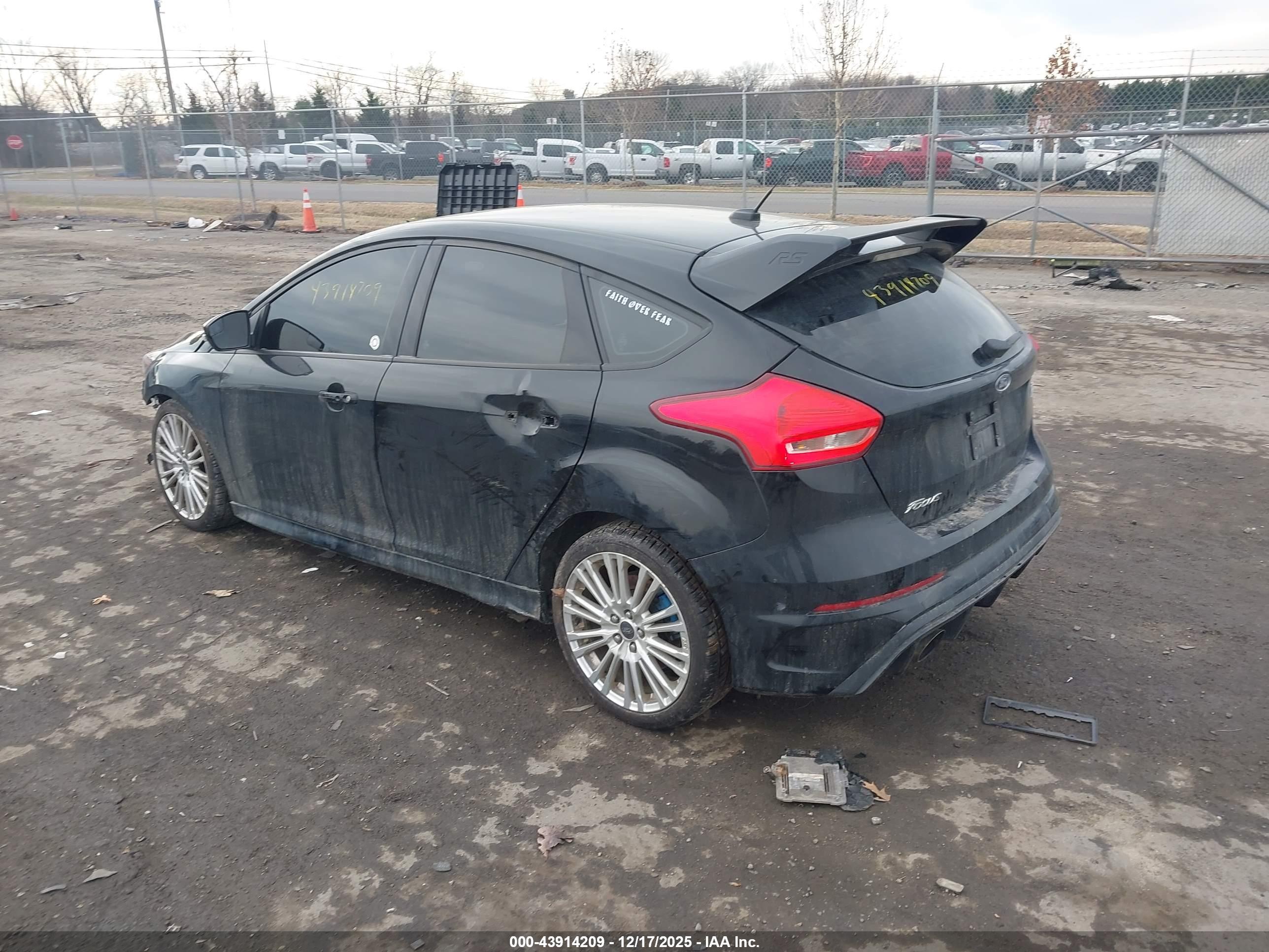 FORD FOCUS image 3